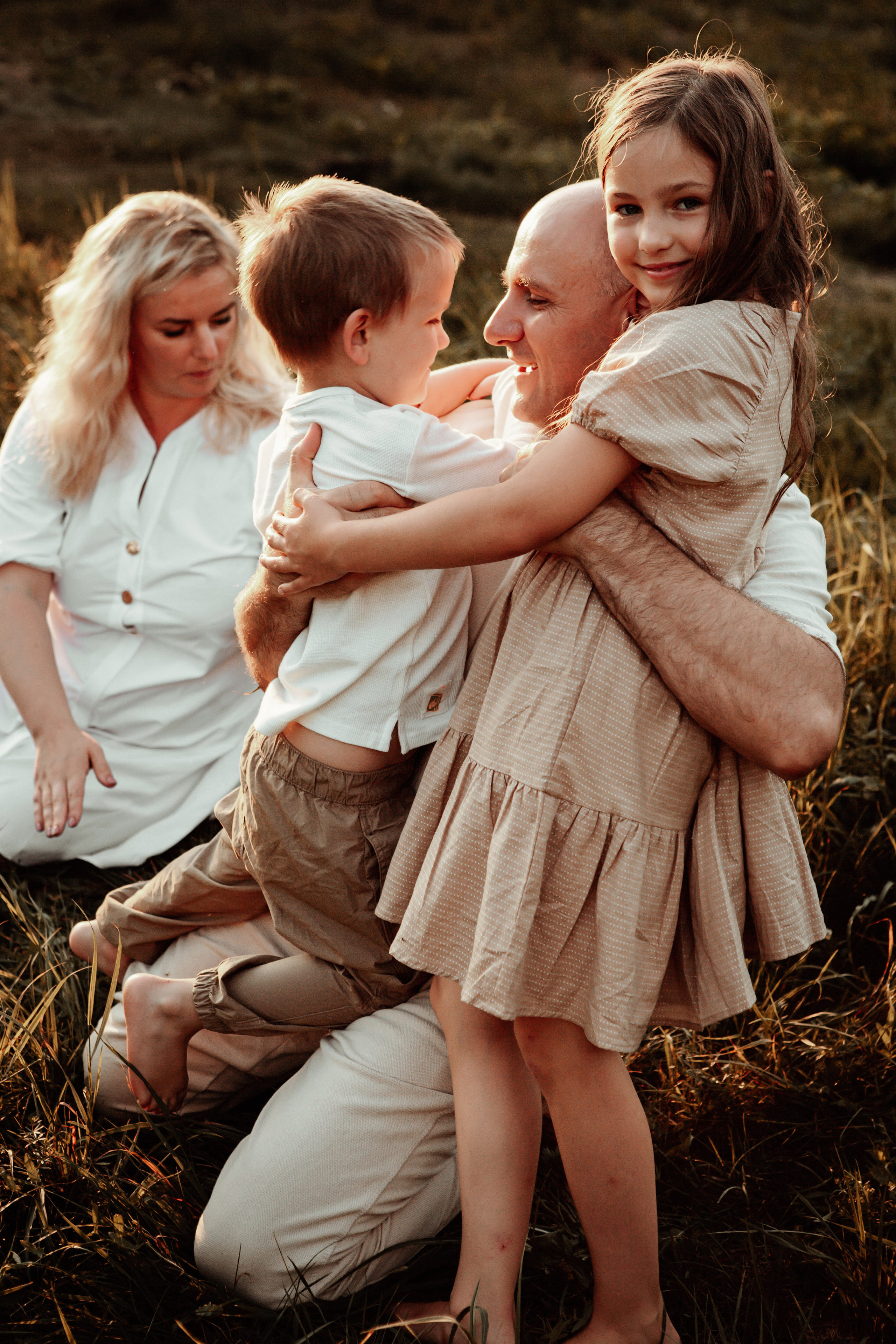 Alina/Andzej/Veronika/Oskar. Wedding and family photographer in Lithuania — Yvanessa Gelvano