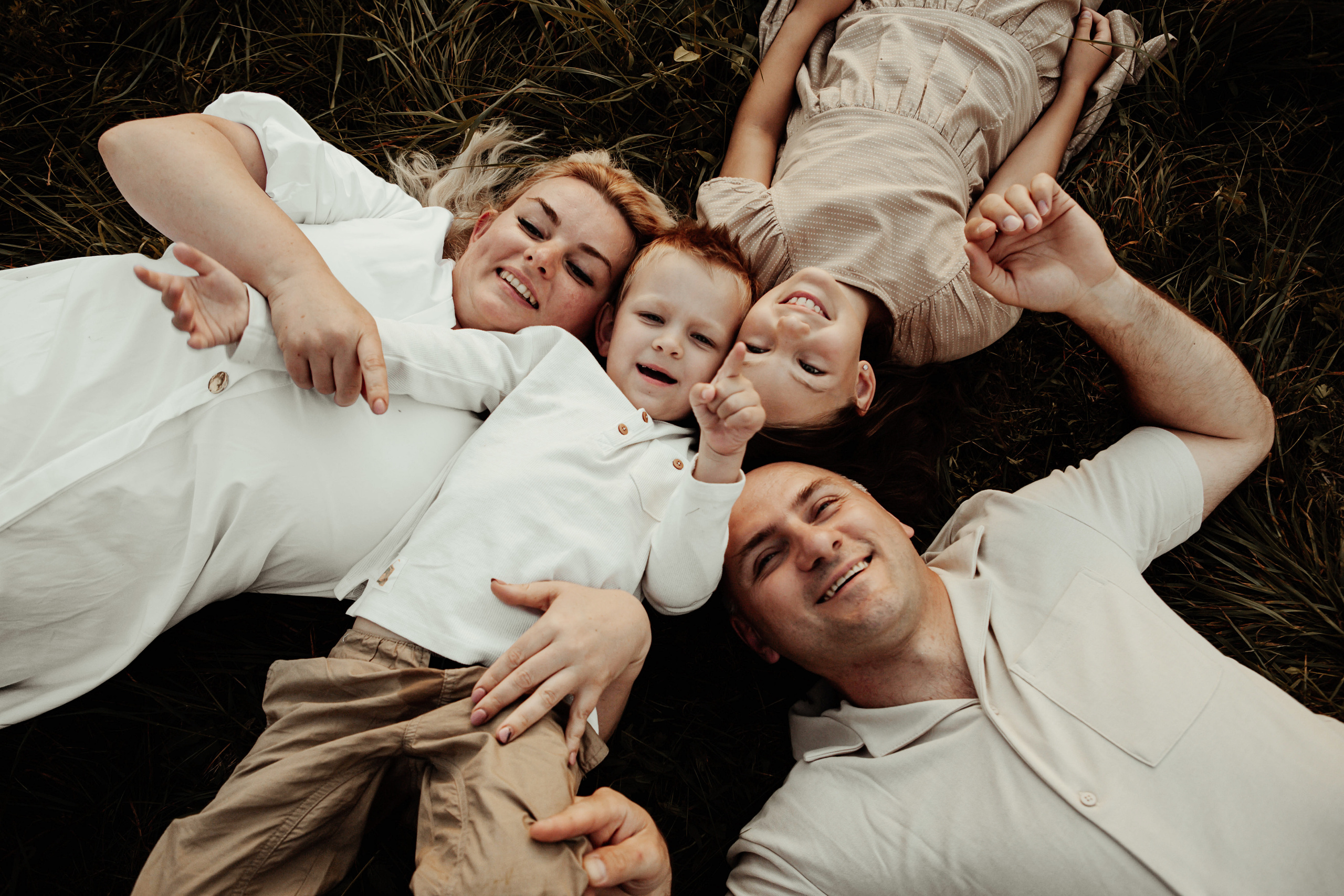 Šeimos / Vaikai. Wedding and family photographer in Lithuania — Yvanessa Gelvano