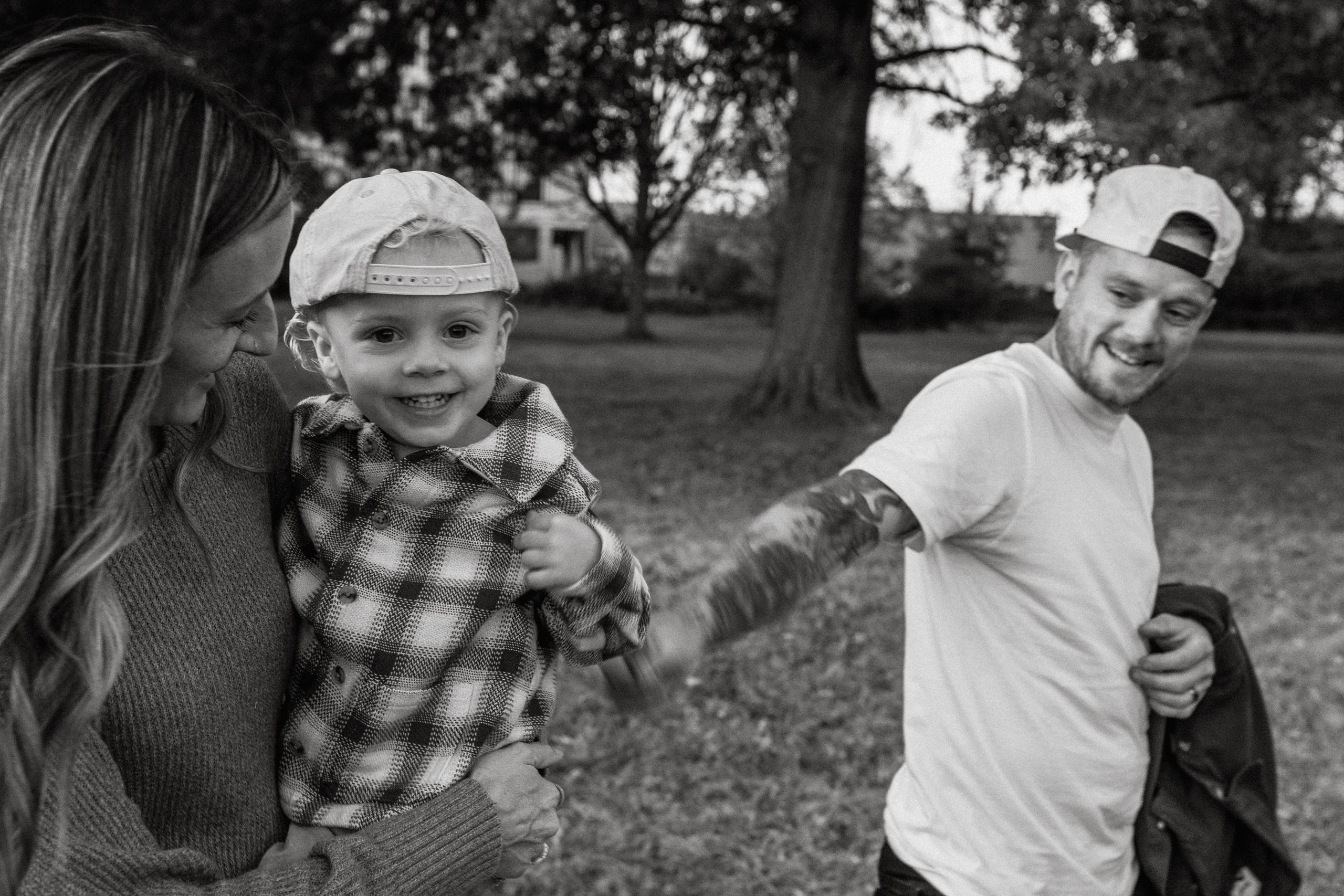 Mike, Kerianne, Hendrix. Alisa Tant — Family and newborn photographer Bucks County, Montgomery county, Philadelphia, NJ
