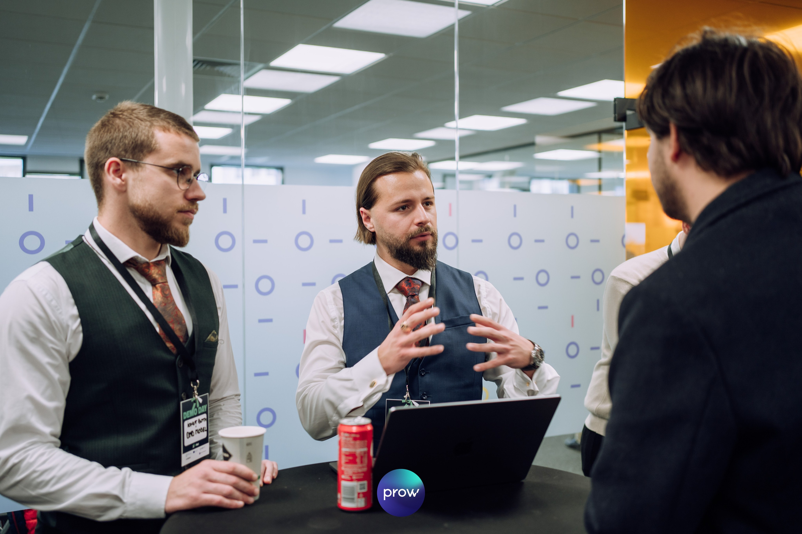 InVest DemoDay @ Cowork. Cozac Cristian Photographer