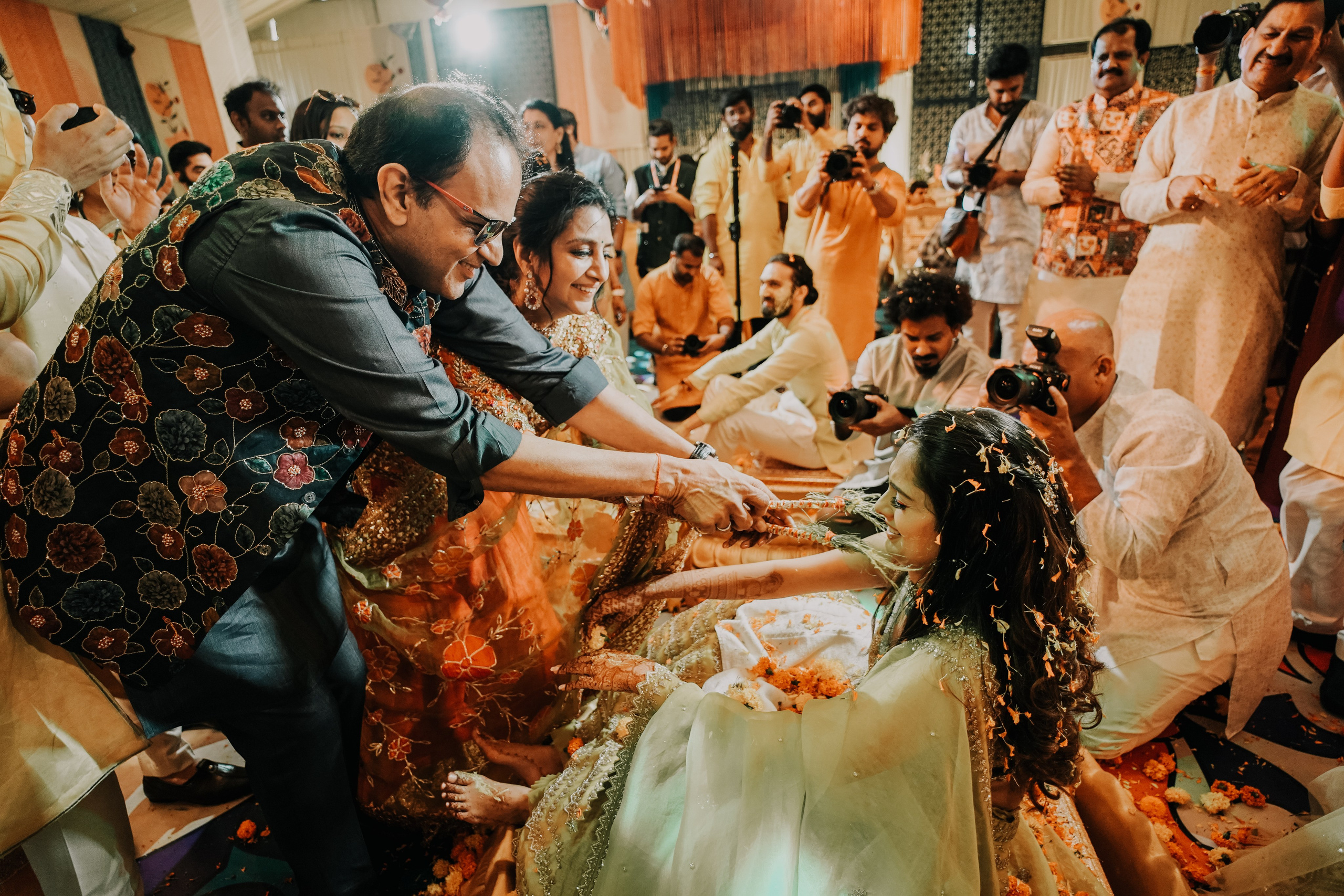 HALDI & MEHANDI. Wedding photographer Stalen Robert
