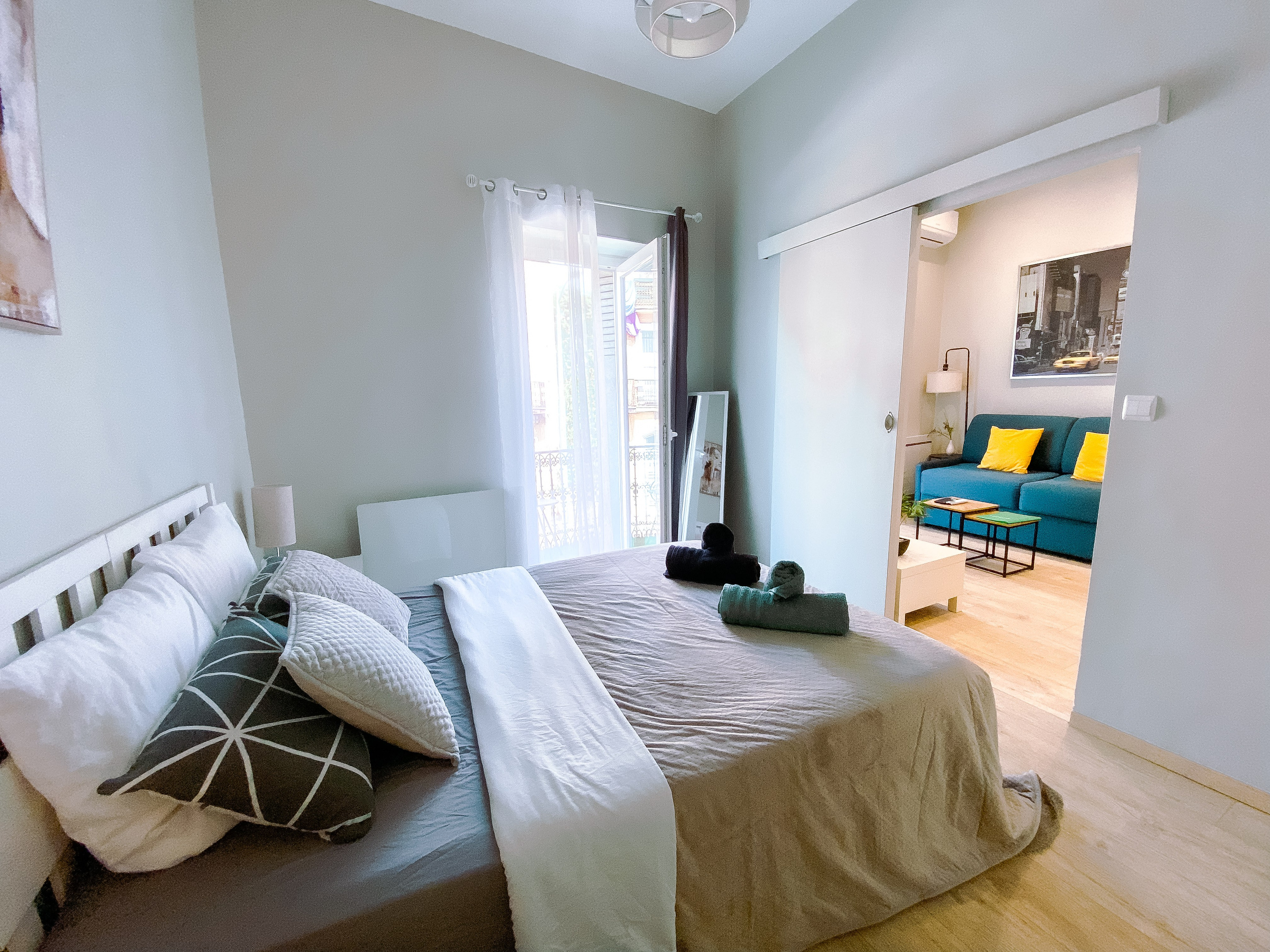 Photographie immobilière d’une salle de bain moderne – location saisonnière Vienne