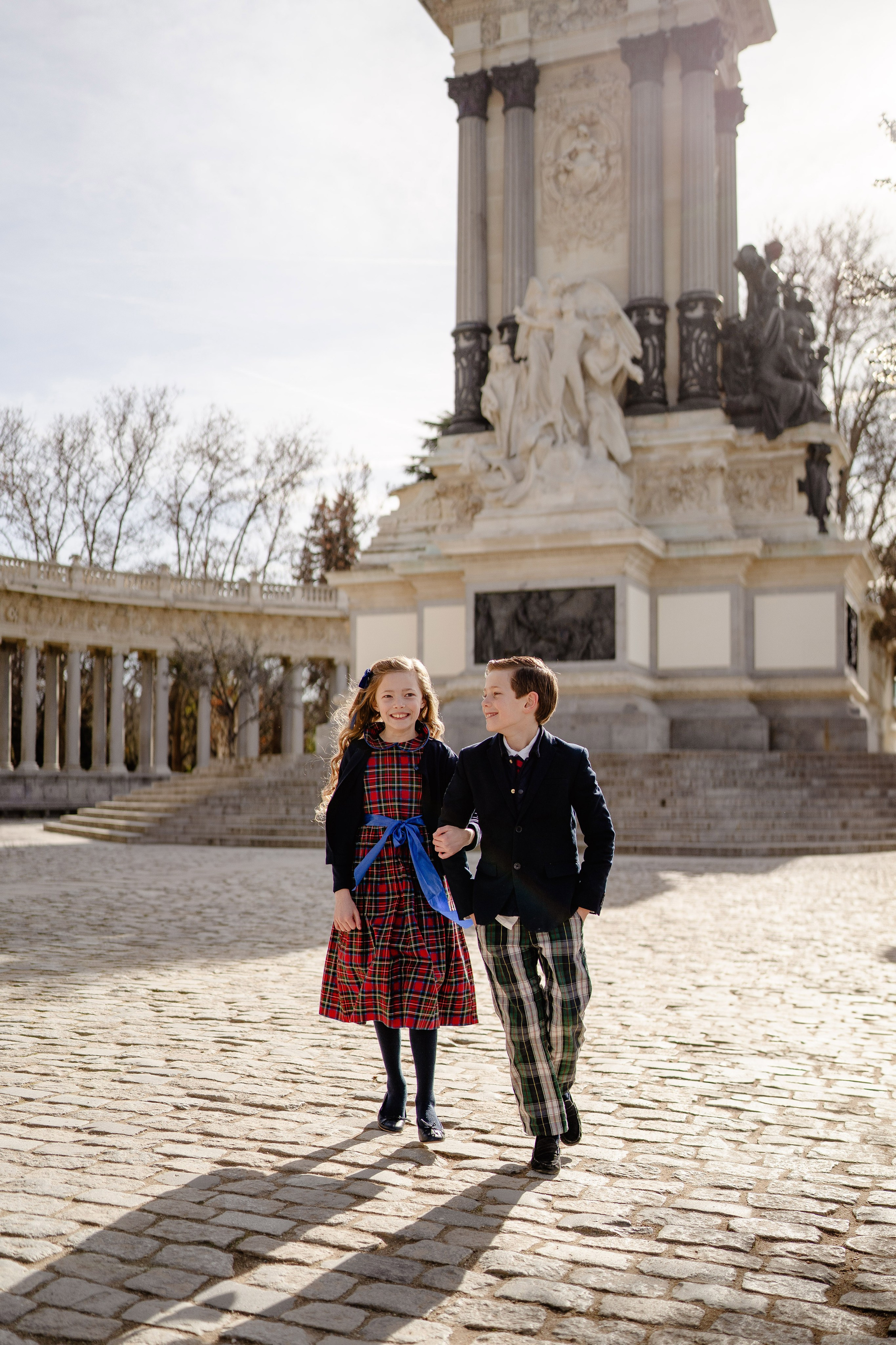 Family photoshoot in Retiro Park. Madrid Photographer for Proposals, Engagements & Families | Anya Petrova