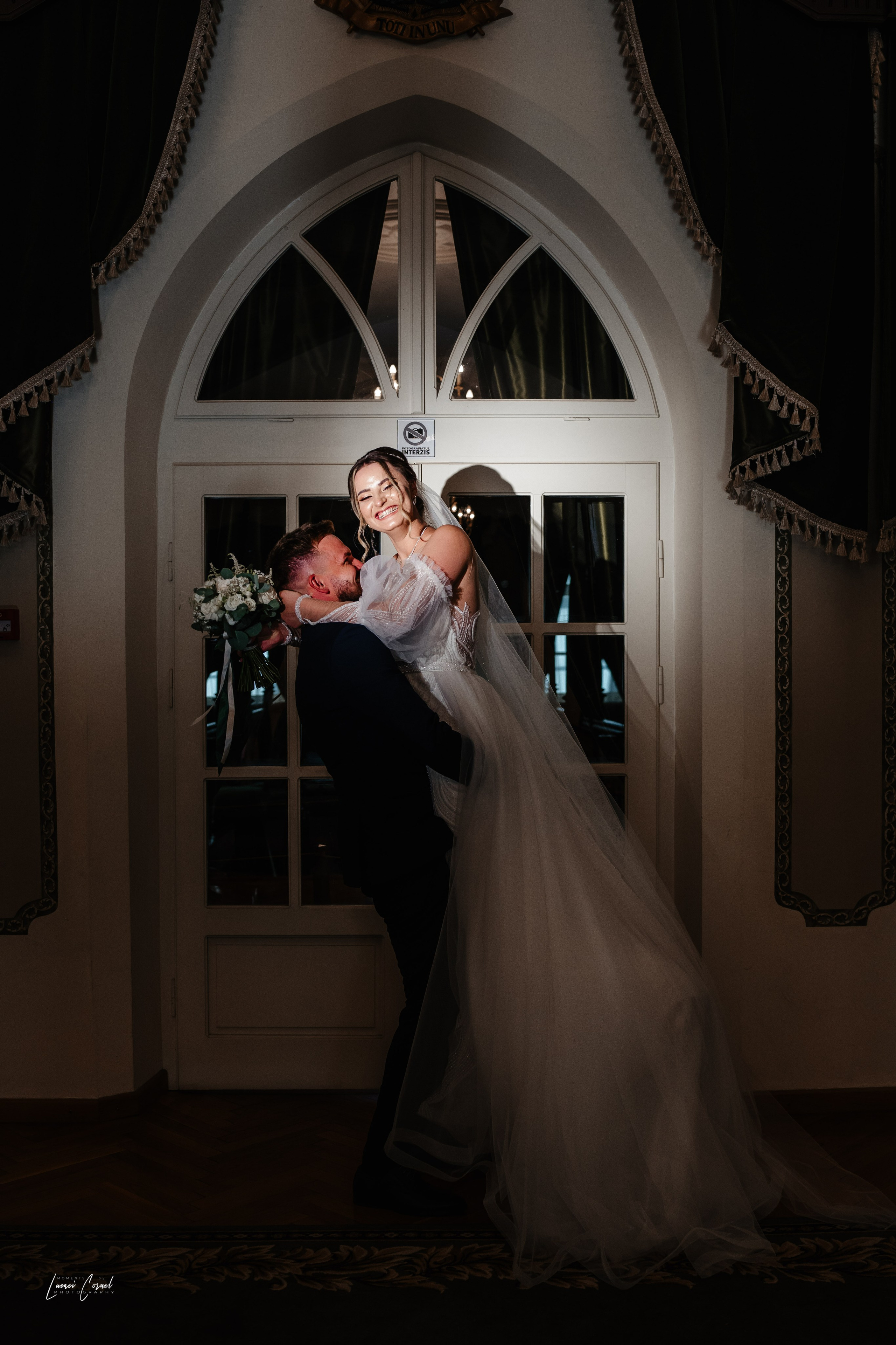 Fotograf de Nuntă Profesional — Fotografie Jurnalistică și Clasică pentru Amintiri de Neuitat. Fotograf de nuntă, corporate, botezuri, majorate și aniversări Roman, Lucaci Cornel