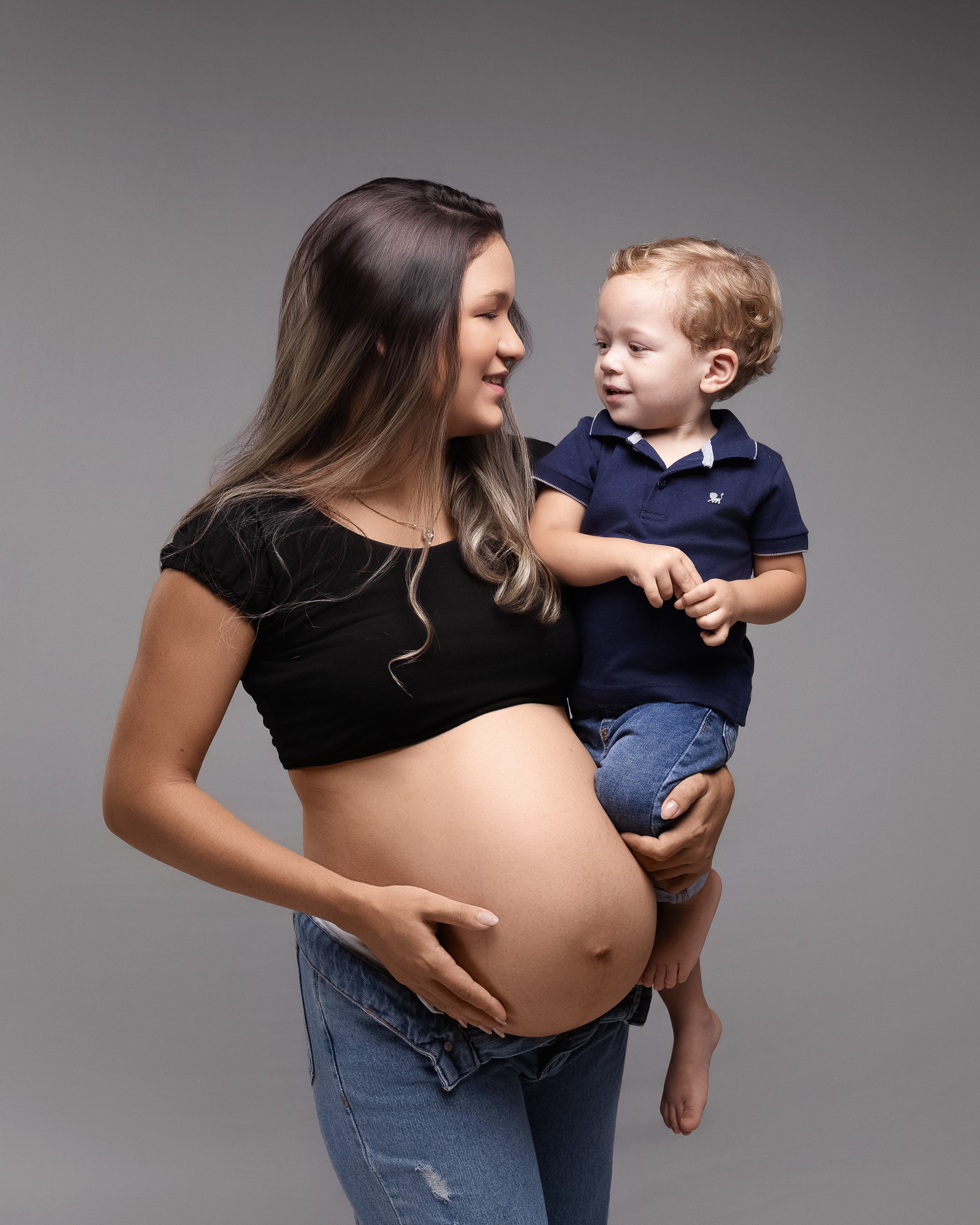 ensaio-gestante-leanny-estudio-sao-miguel-dos-campos-al-vestido-longo-delicado-família-pai-filho