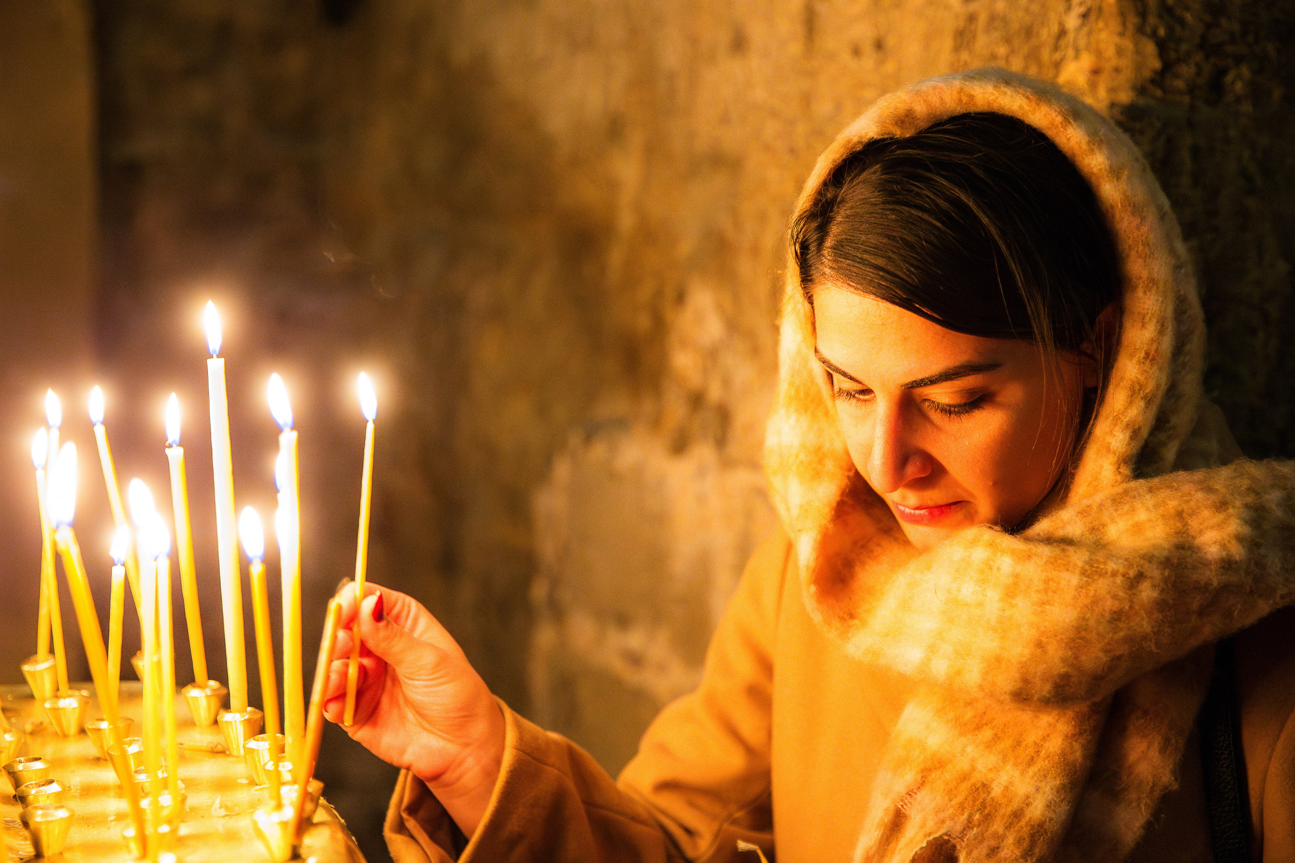 The Easter Procession in Svetitskhoveli: A Night of Light and Faith. Ilya Vaga