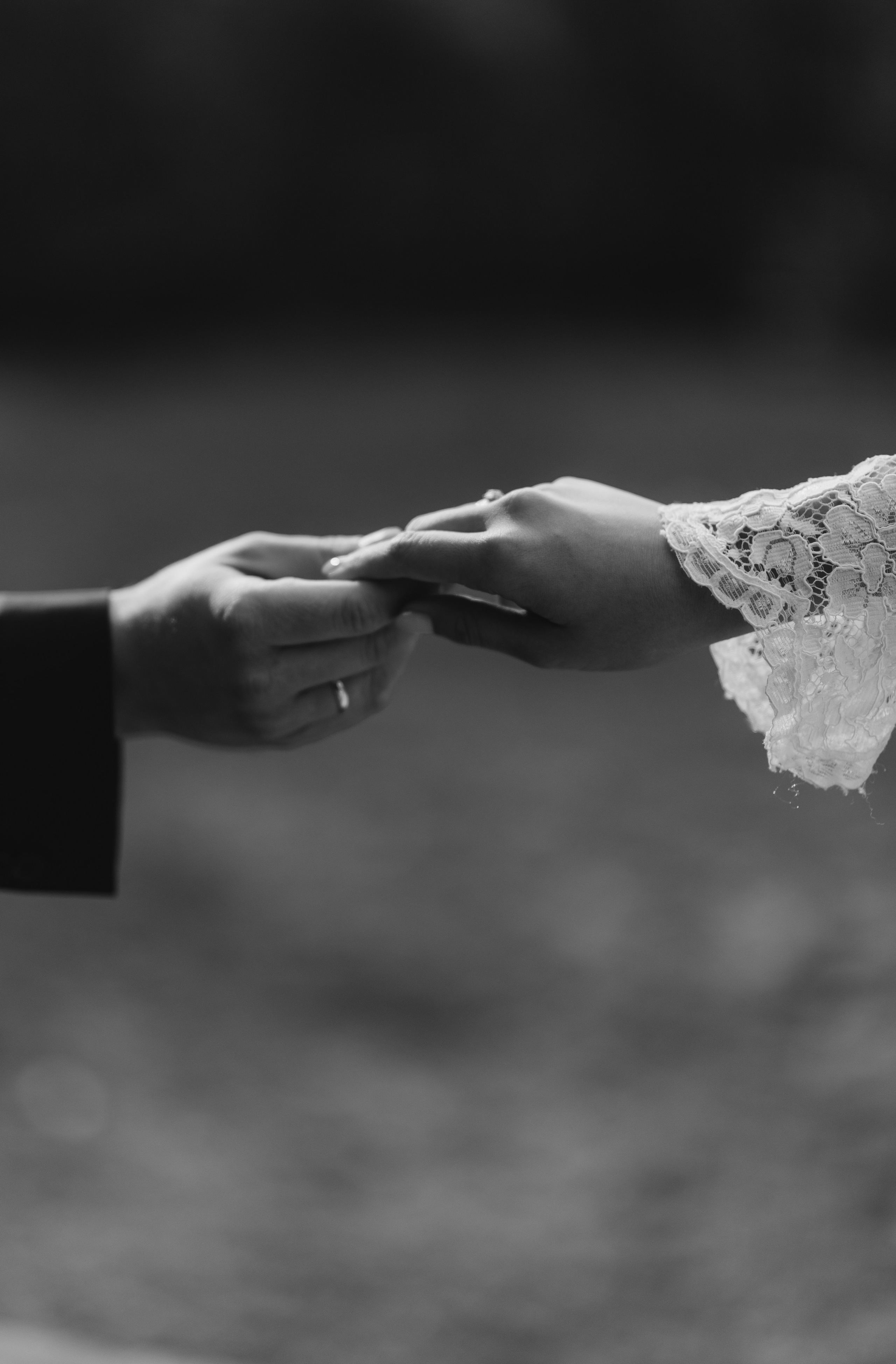 L|R. Maanukki photographer