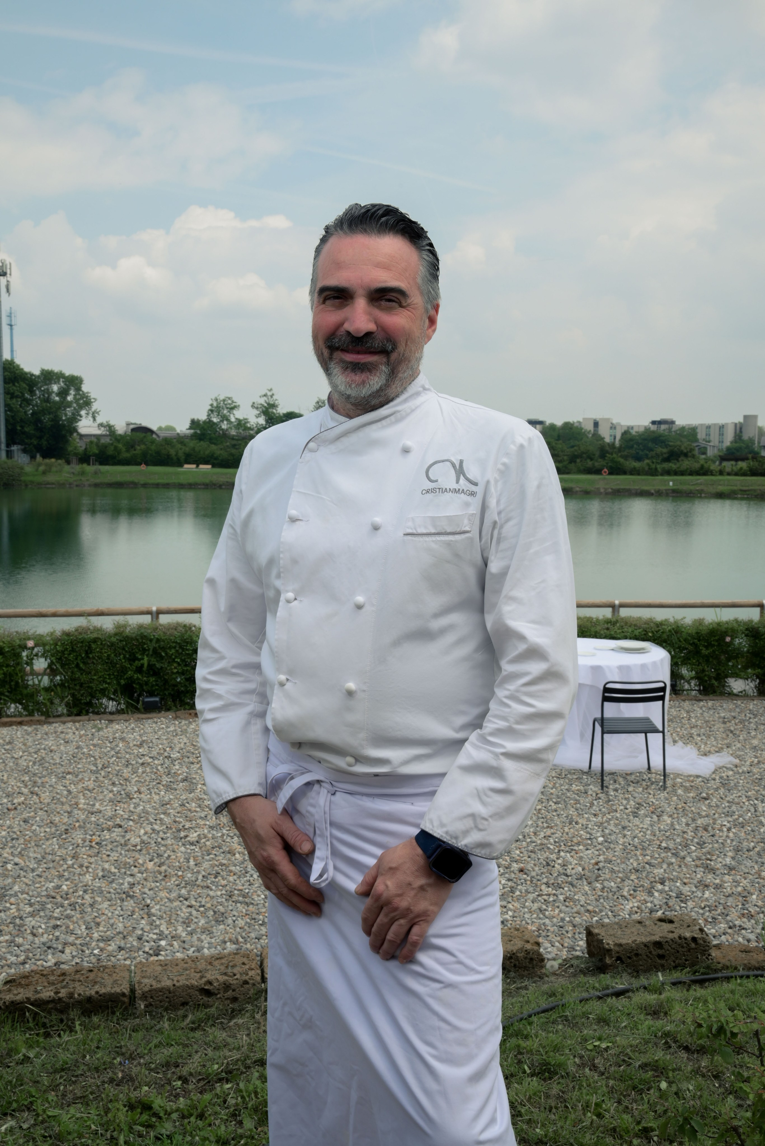 This is the right place to intimate wedding party: Italian kitchen, beautiful place with lake view