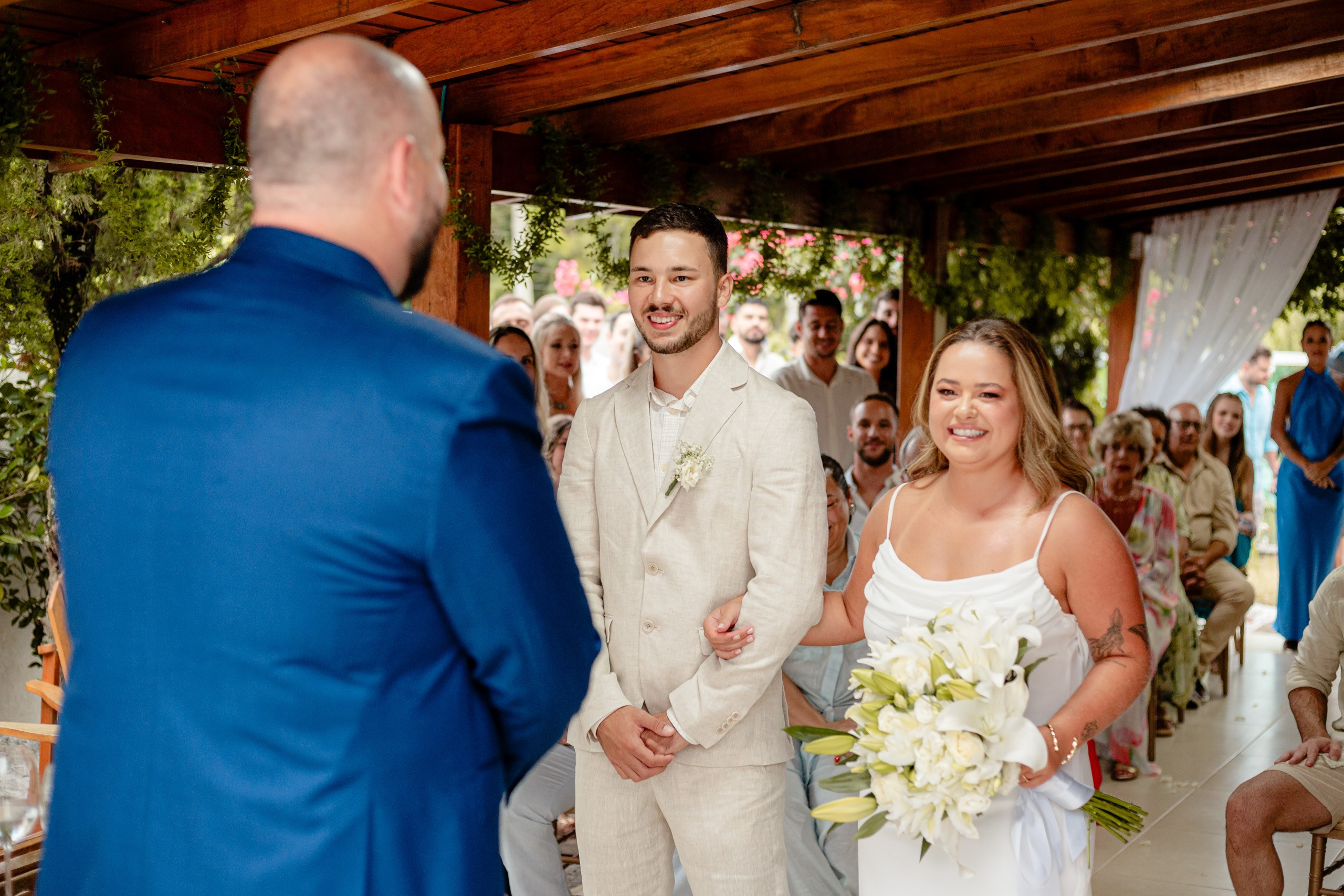 Cerimônia de casamento intimista em Bombinhas — Sarah e Eduardo