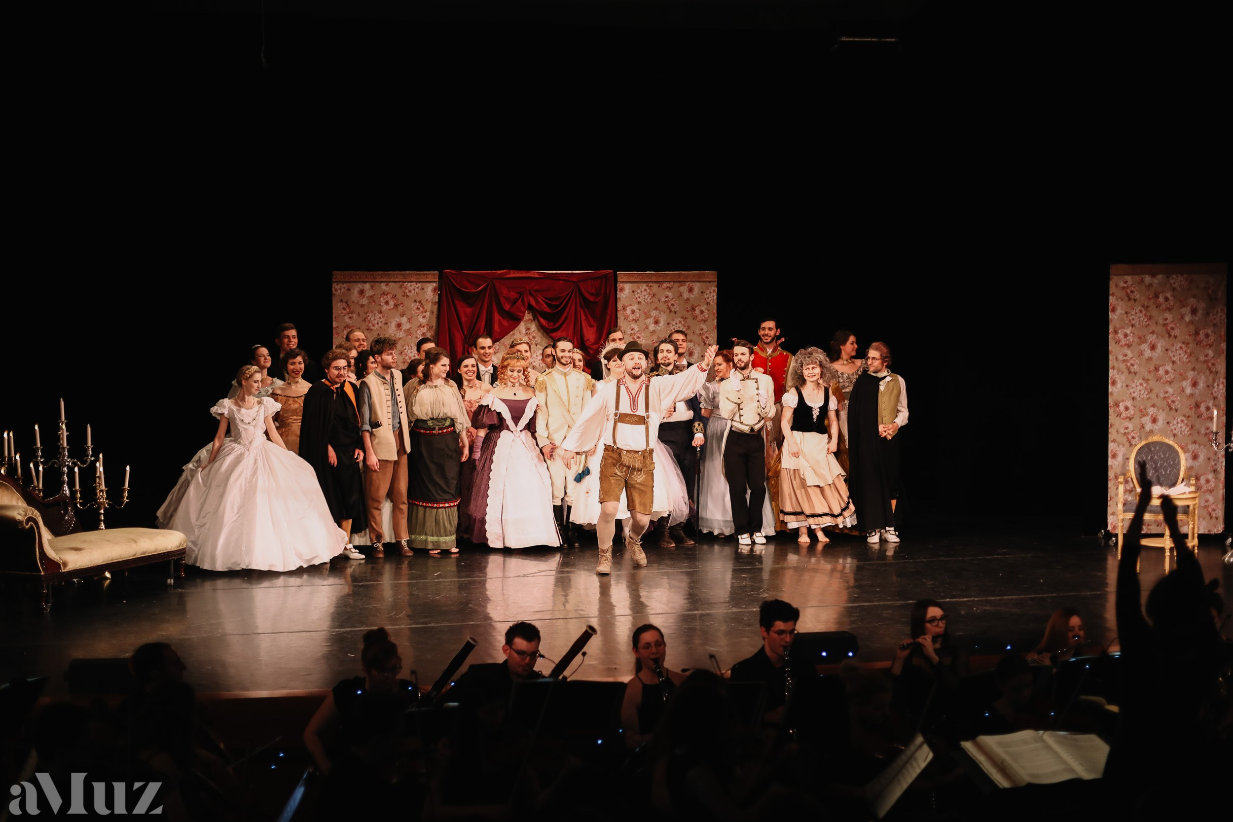 Opera Łąkowa. Fotograf Ślubny Warszawa - Sesje Biznesowe Rodzinne Eventy