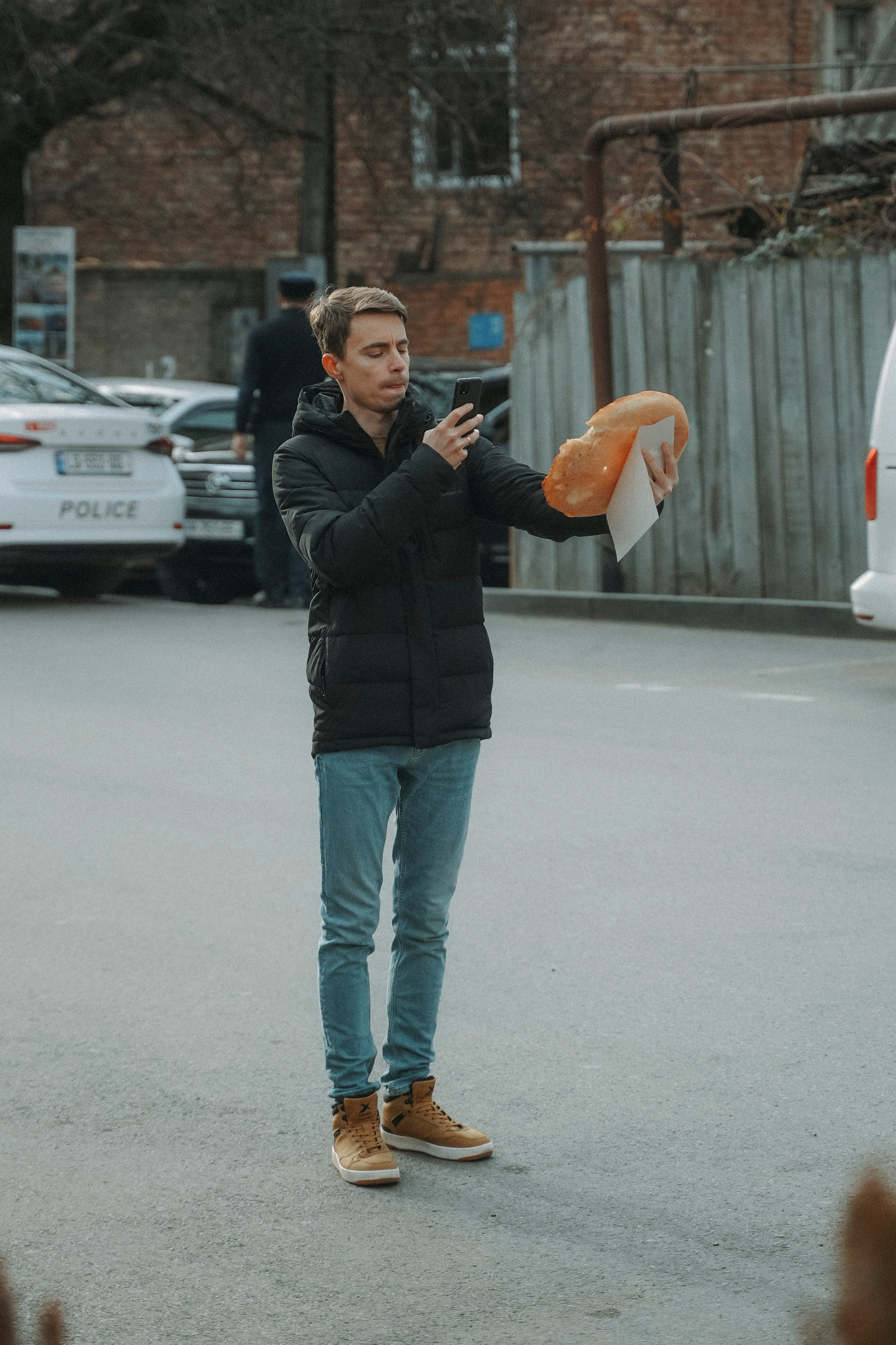 ТБИЛИСИ 2023-2024. Стрит-фотография, полная абсурда, идиотизма и красоты