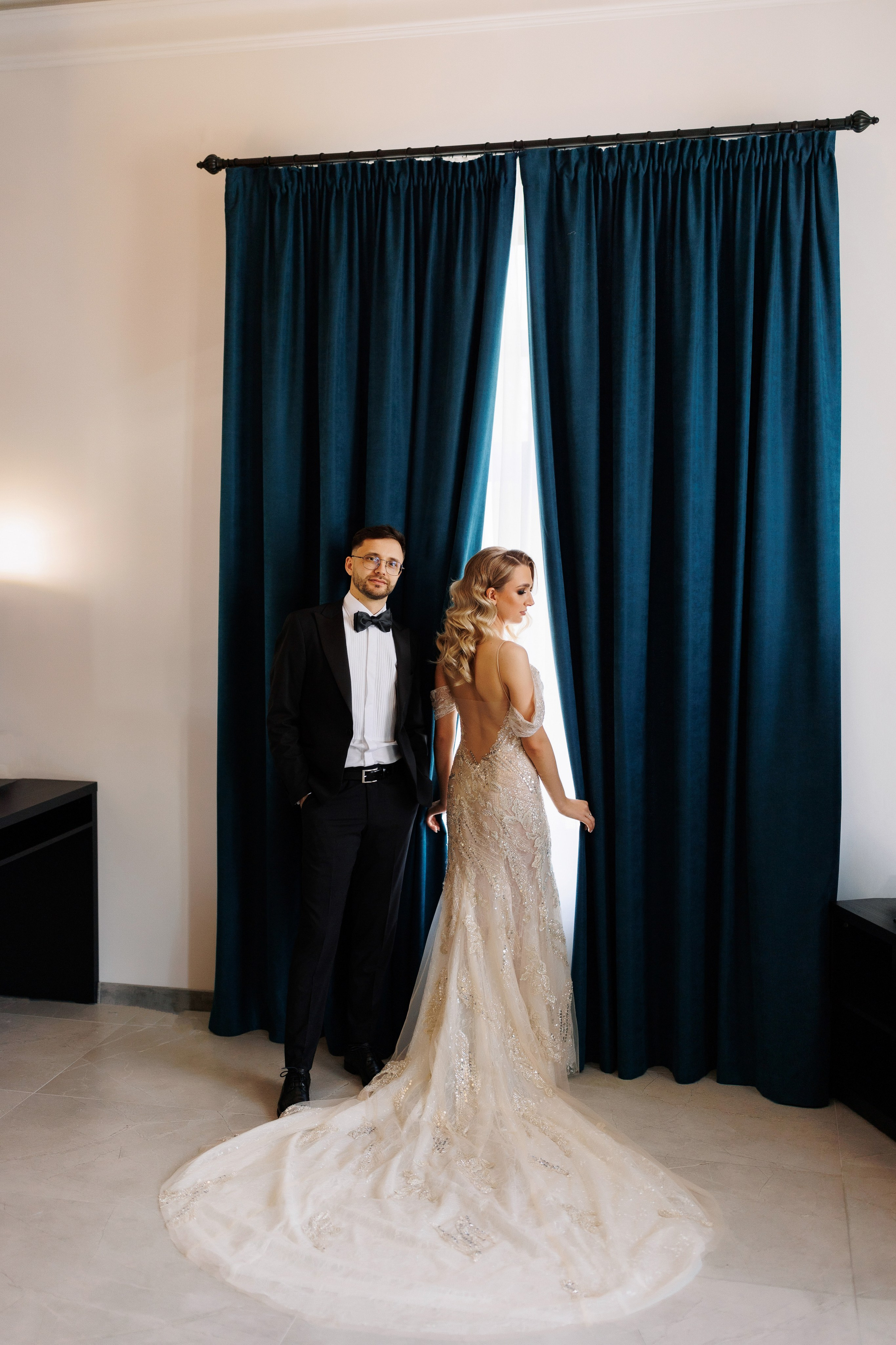 miri alături de draperii