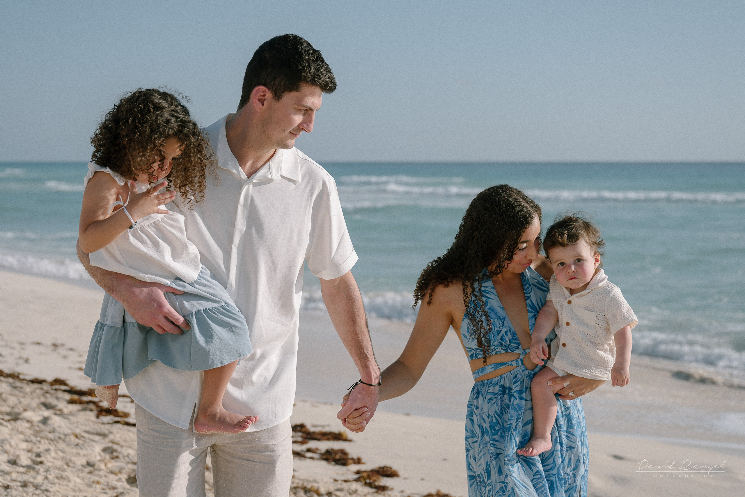 Gabi Guilliod — Family Session — Playa Delfines. Destination wedding photographer based in Cancun and Riviera Maya with service worldwide