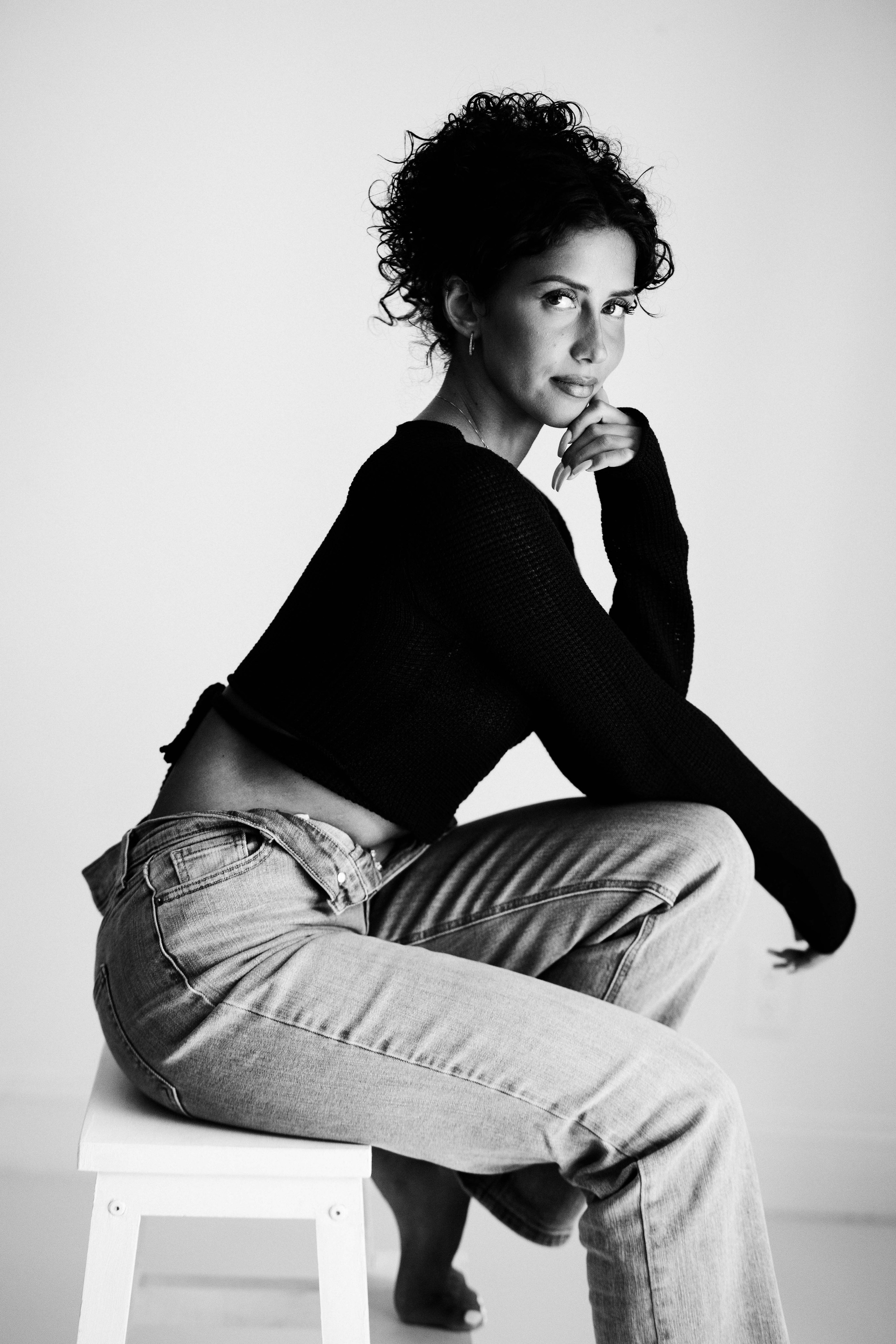 Rawnoir- Portrait photography by Daria Paliy.Timeless black&white portraits of women in NYC area