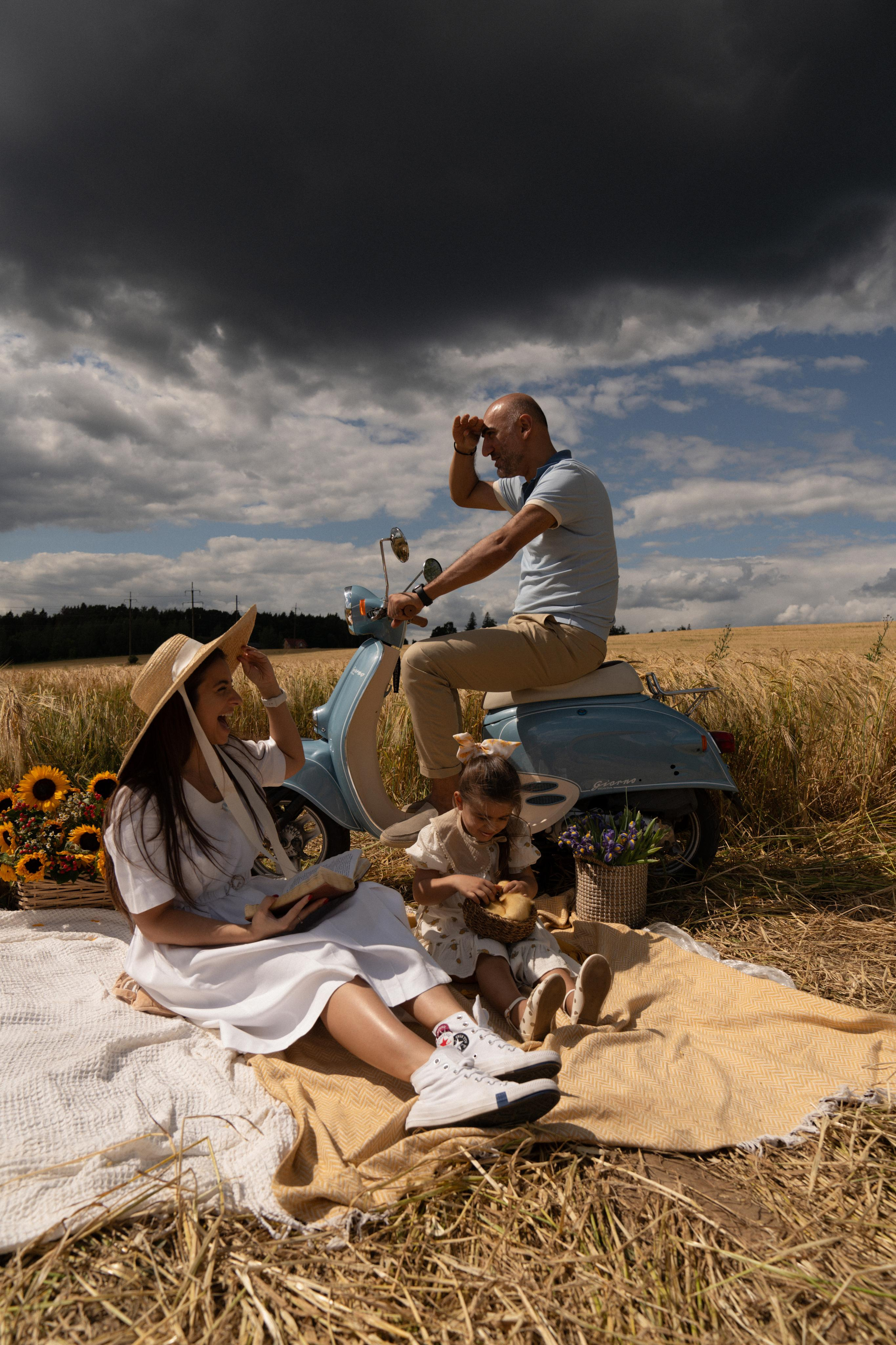 Моника тебе скоро 4. ...........