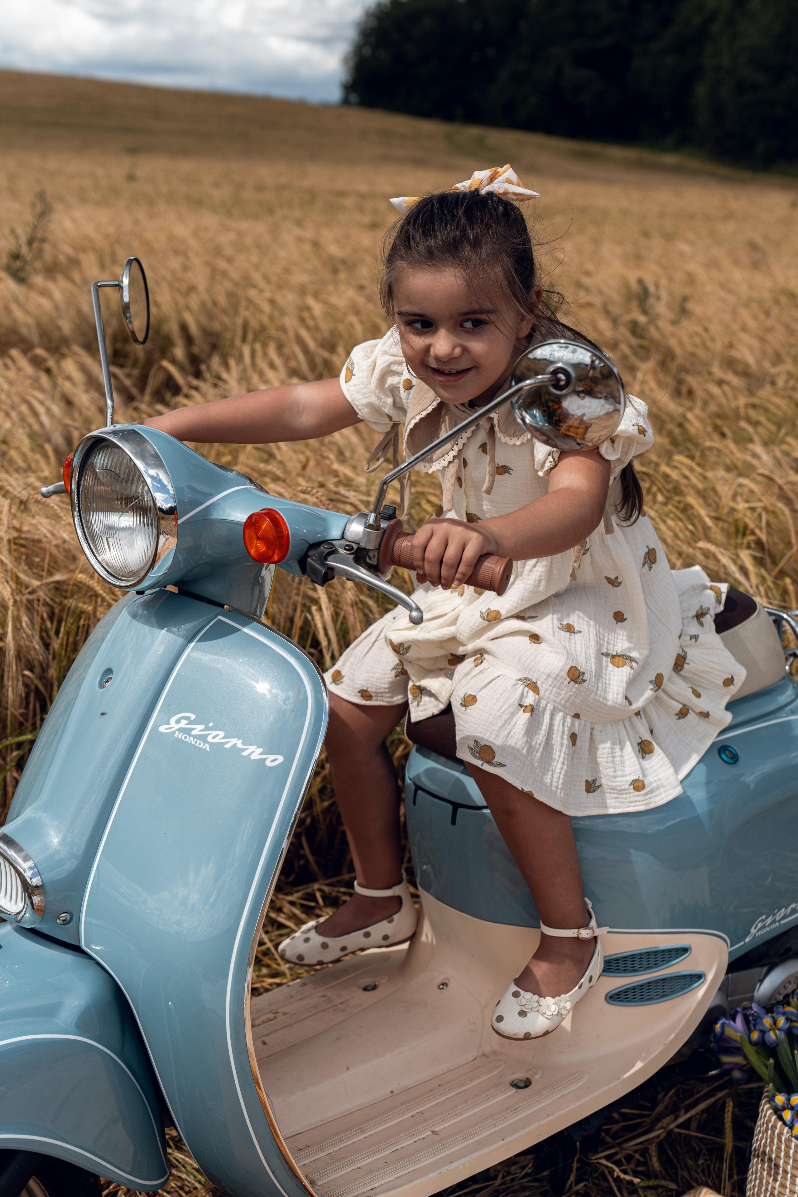 Моника тебе скоро 4. ...........