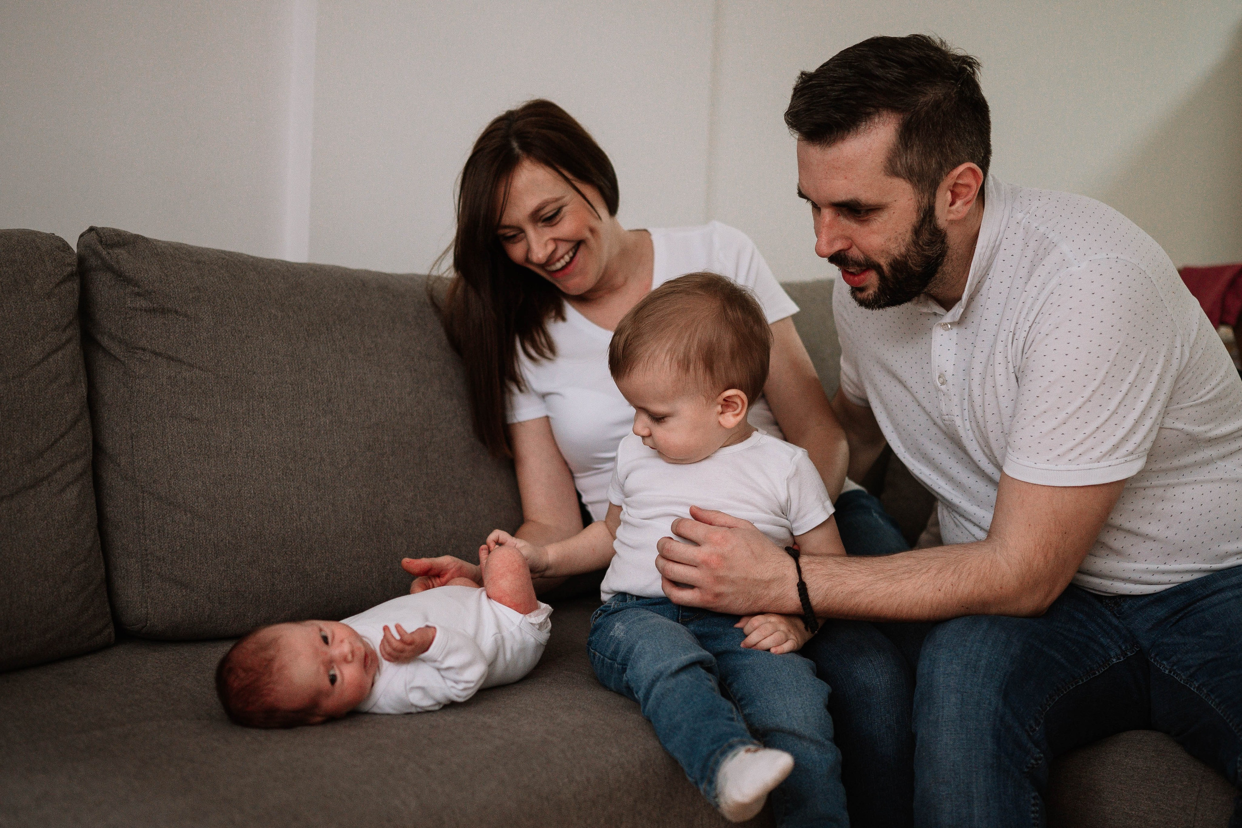 Iva - fotografisanje bebe kod kuće. Dečiji i porodični fotograf