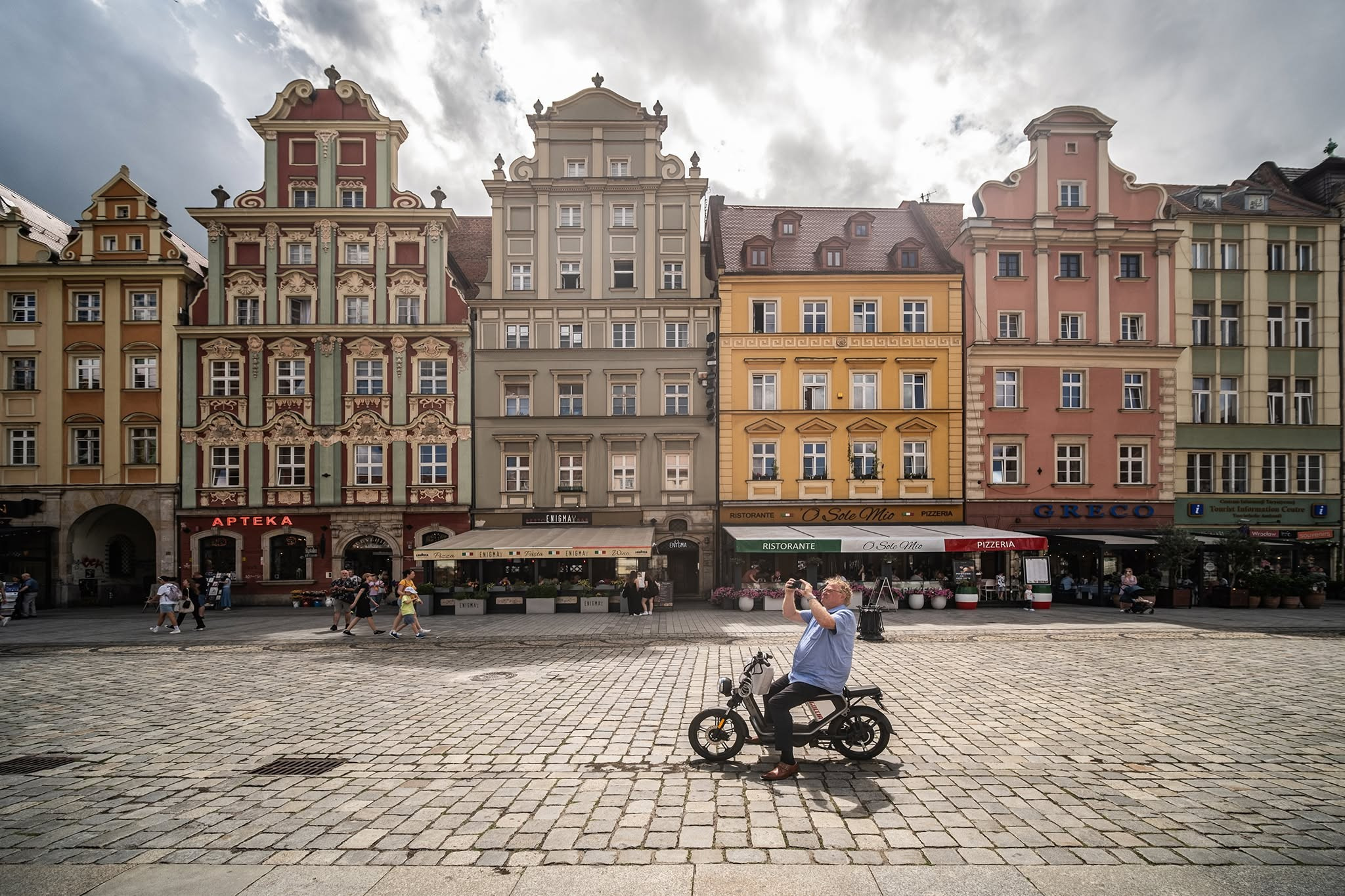 Street Photography. Graphic designer Andreea Maieru