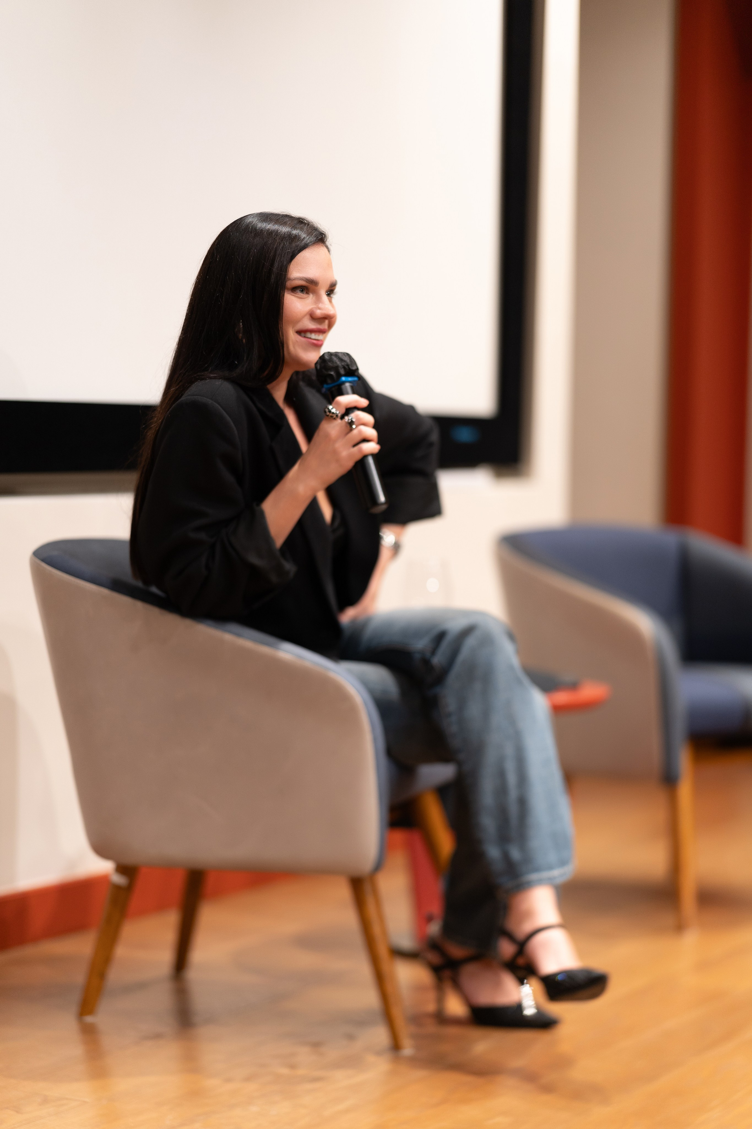 KRISP. PRODUCTION MOVIE PREMIER. ФОТОГРАФ В ГОНКОНГЕ (СВАДЬБЫ, FASHION, СЕМЕЙНЫЕ, МЕРОПРИЯТИЯ, ФОТОПРОГУЛКИ)