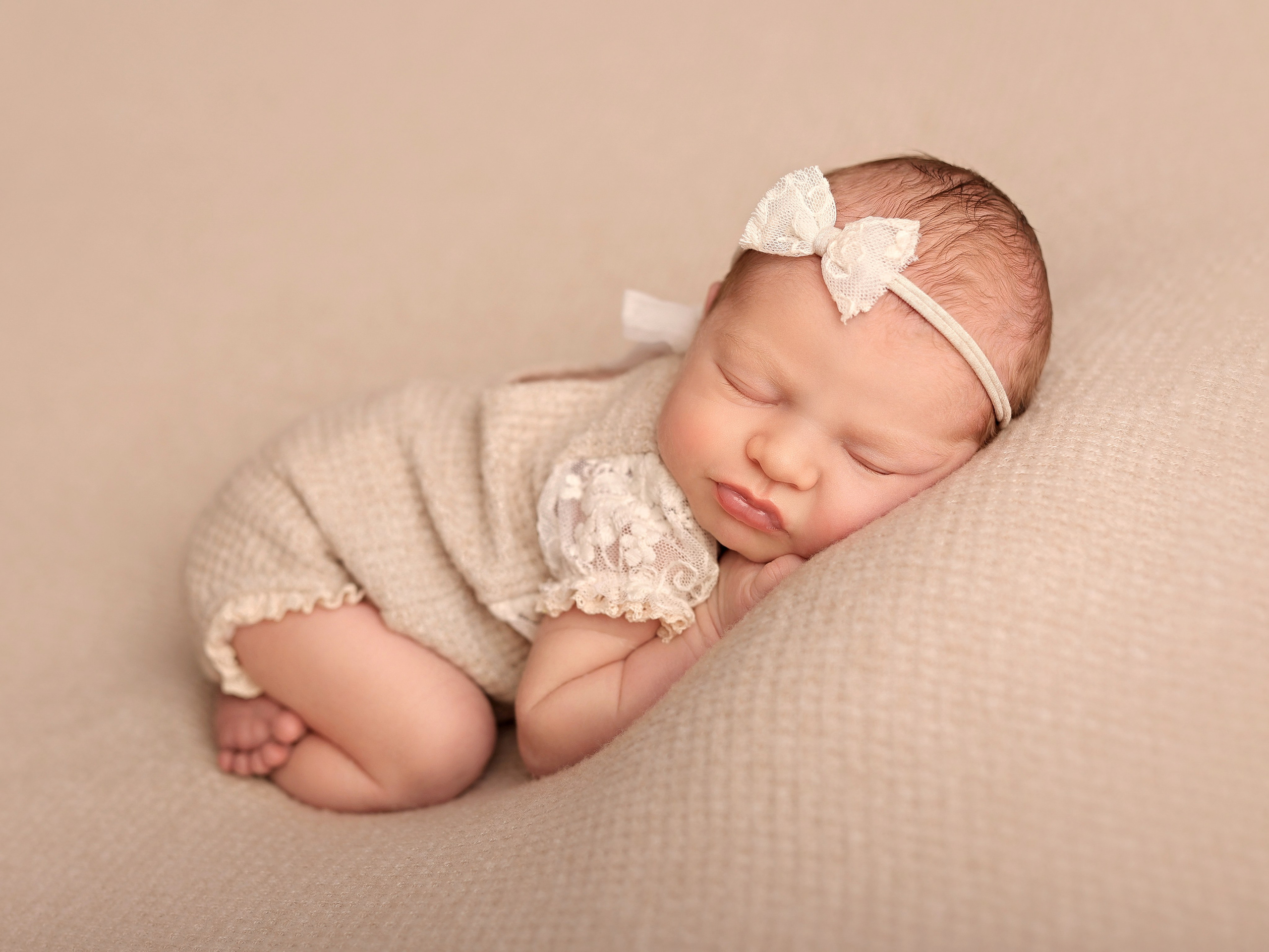 Newborn (Price). Familien- Fotografin in Marienhafe, Aurich, Emden, Norden, Leer