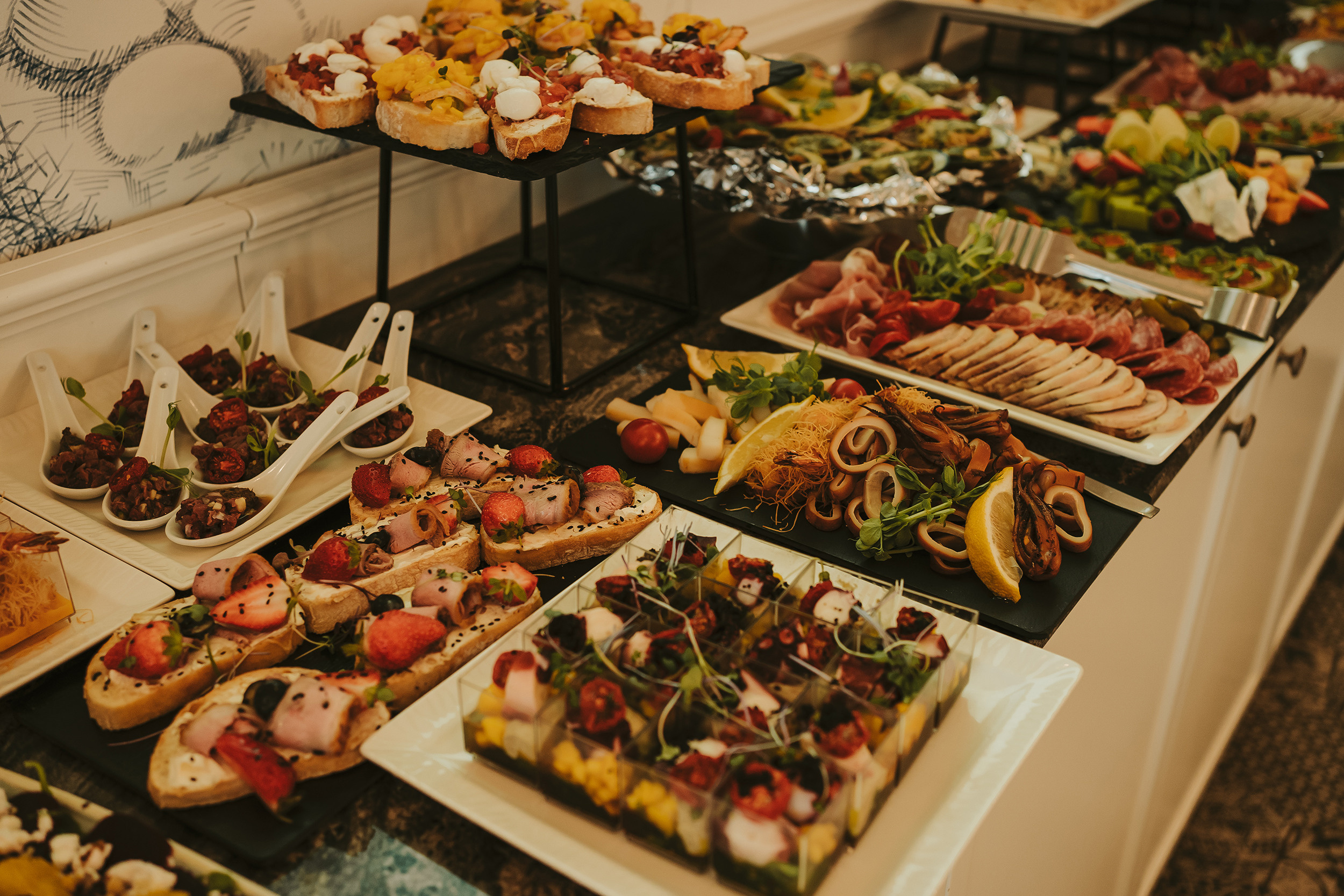 SILENE ITĀĻU RESTORĀNS BRUNCH. Montenegro photographer and videographer