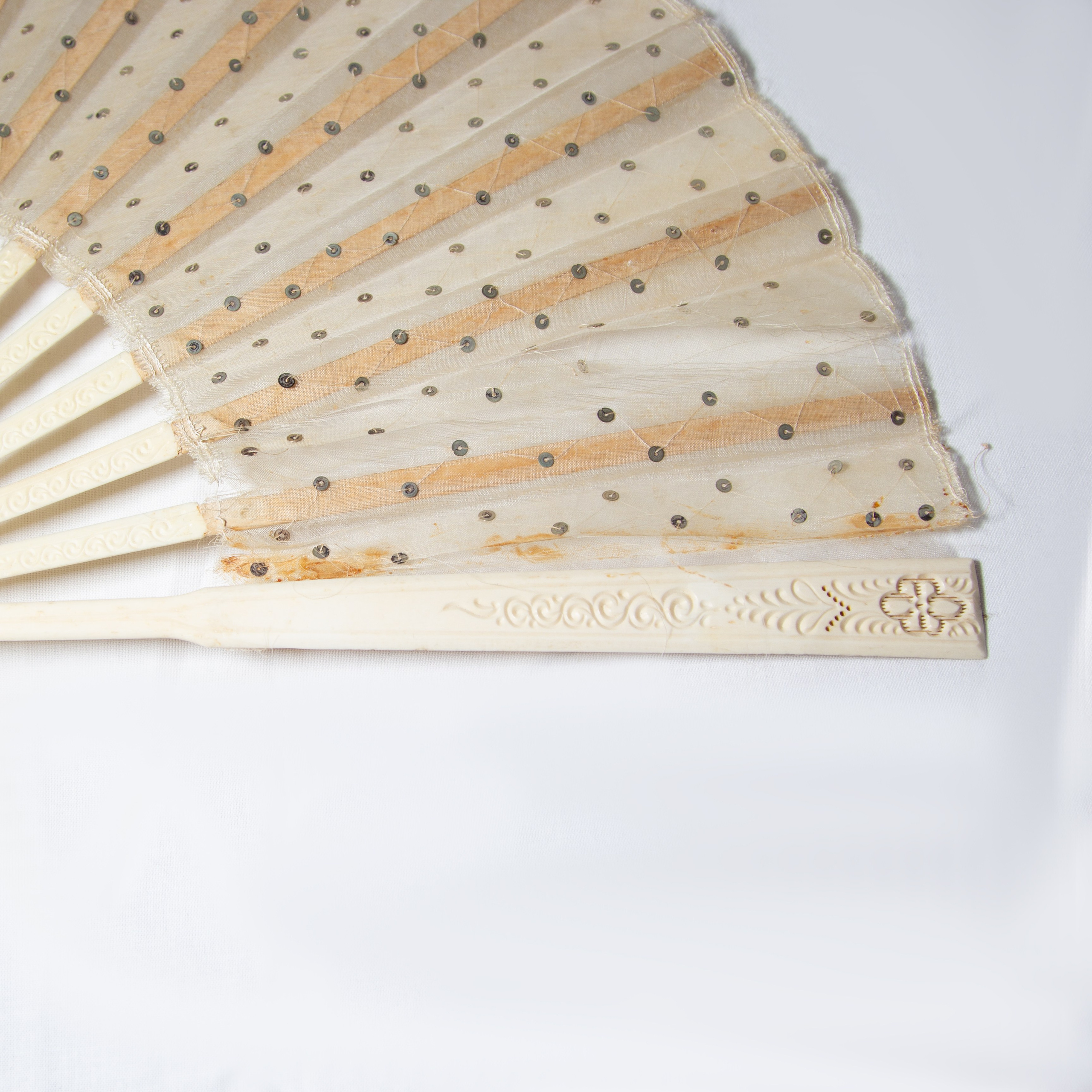 Whitefan. Современнные и актикварные украшения в Барселоне, Москве и Санкт-Петербурге