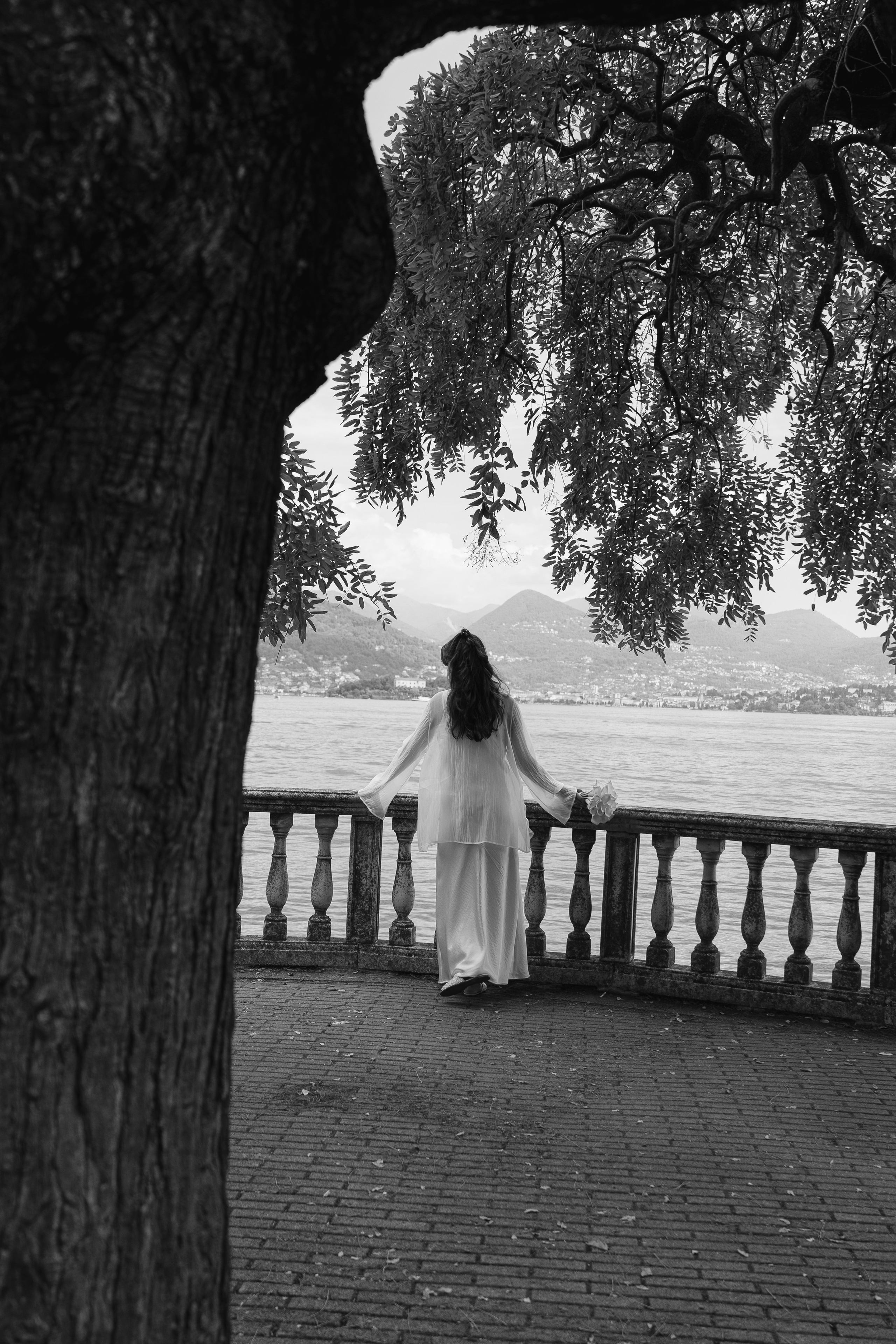 MISHA AND DIANA LAKE MAGGIORE. PHOTOGRAPHER IN ITALY