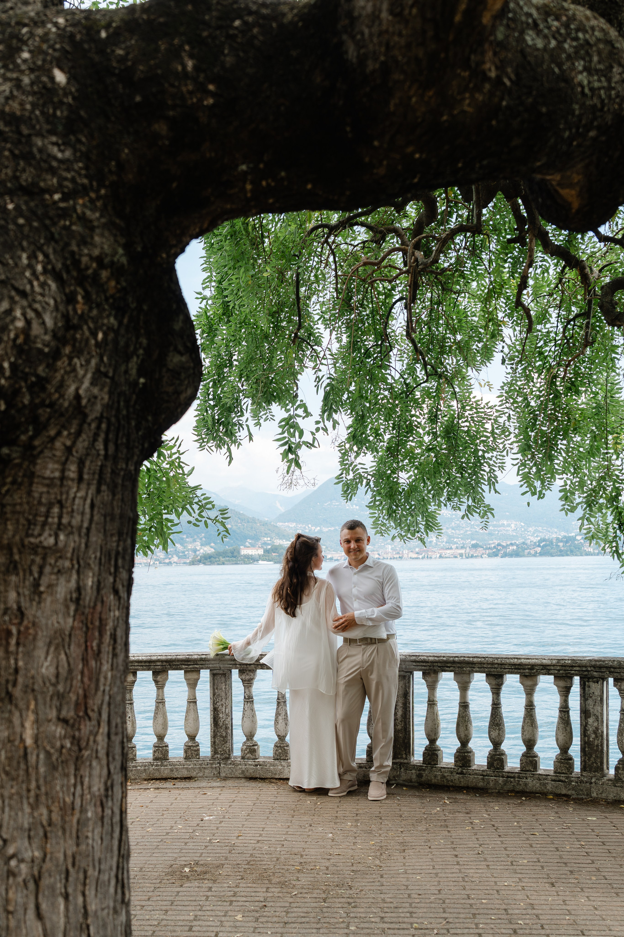 MISHA AND DIANA LAKE MAGGIORE. PHOTOGRAPHER IN ITALY
