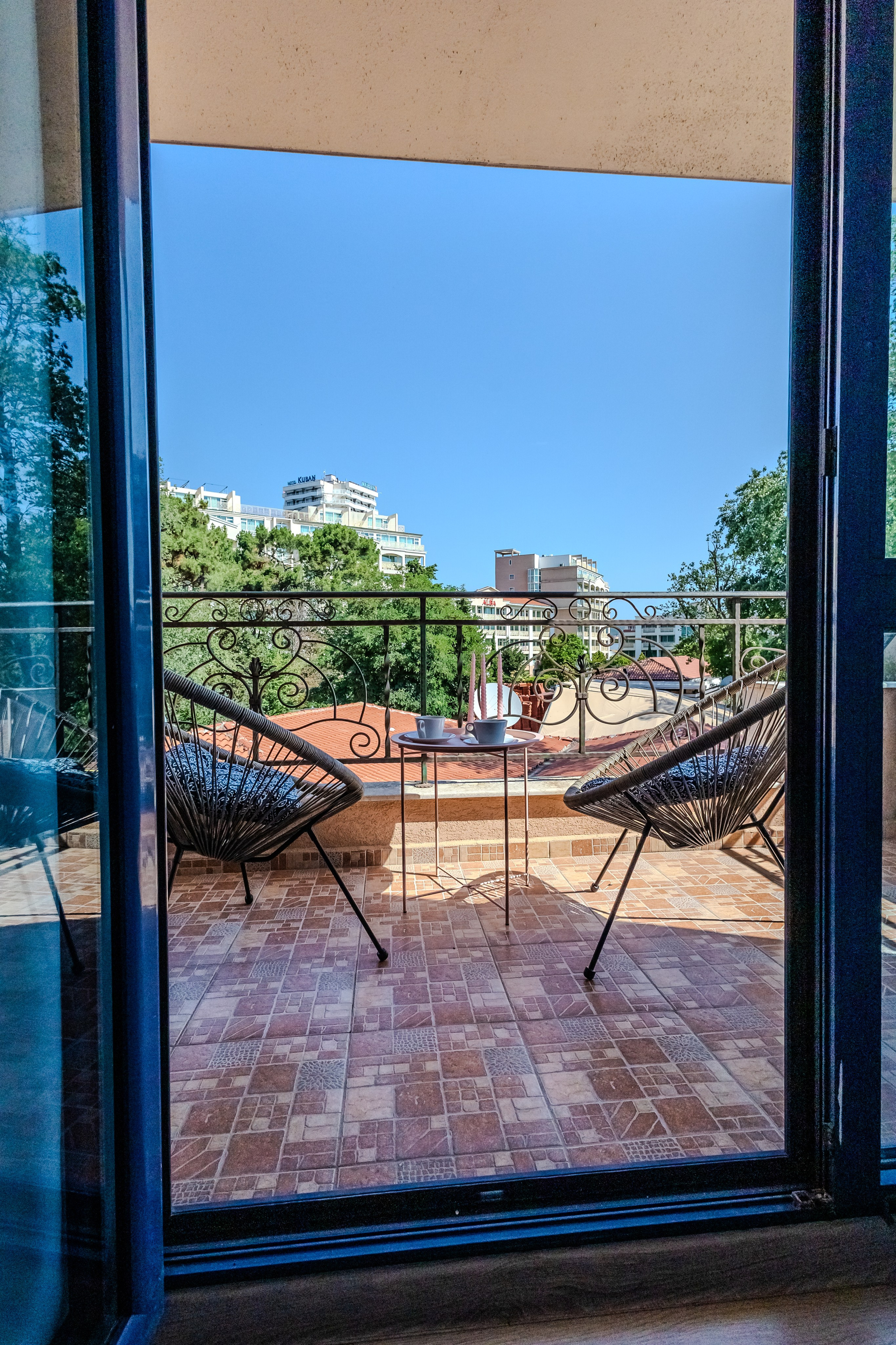 Хотел. Фотограф Ирина Йотова