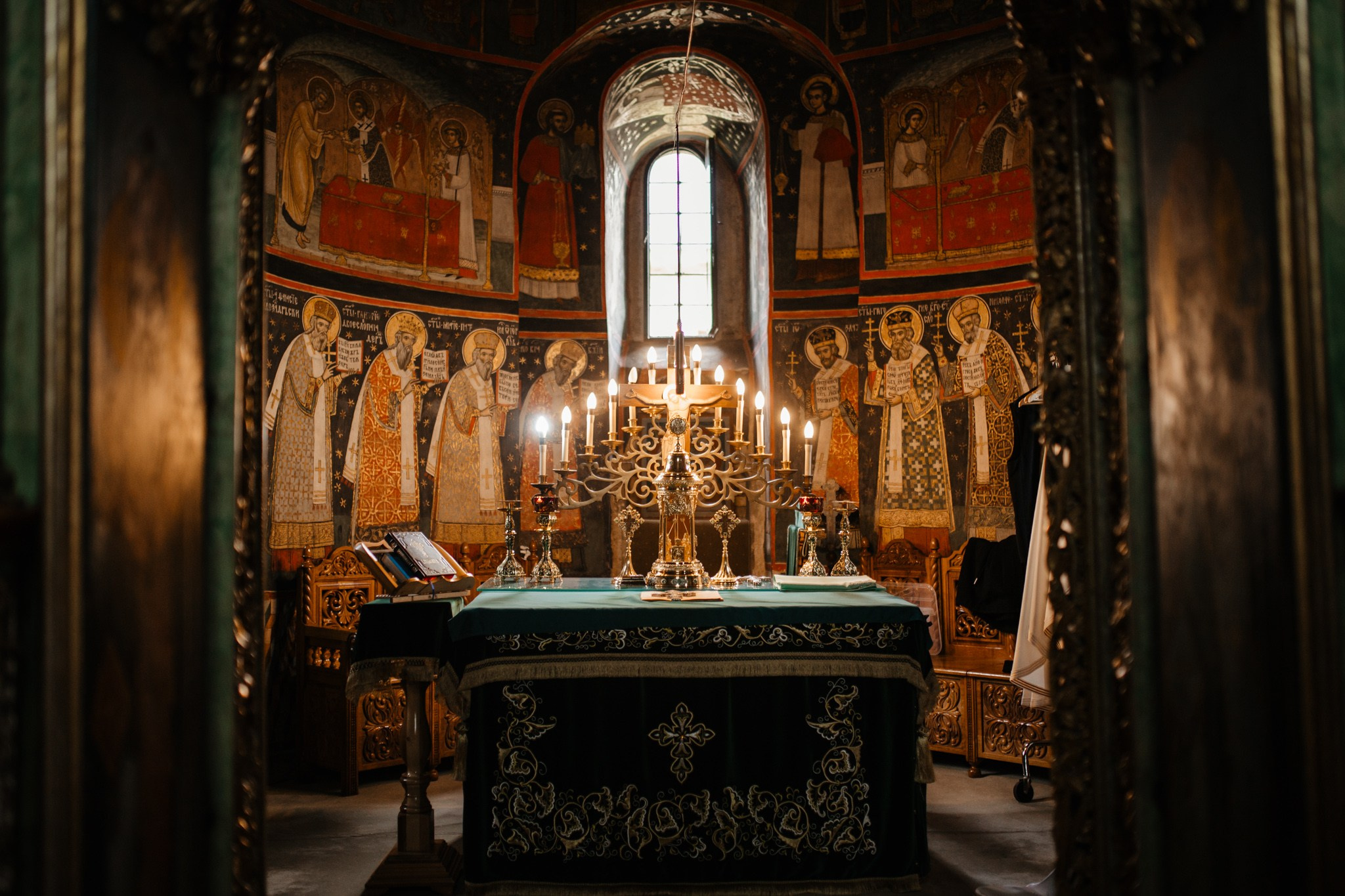 Nunta de Poveste la Sucevița: Cristi și Andreea. Servicii foto-video profesionale, pentru momente de neuitat