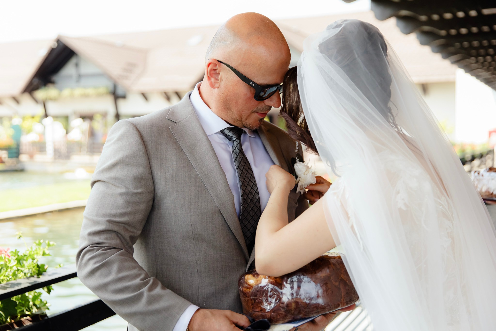 Ioana & Ionuț | Nuntă de poveste la Păstrăvăria Poiana din Mălini județul Suceava. Servicii foto-video profesionale, pentru momente de neuitat