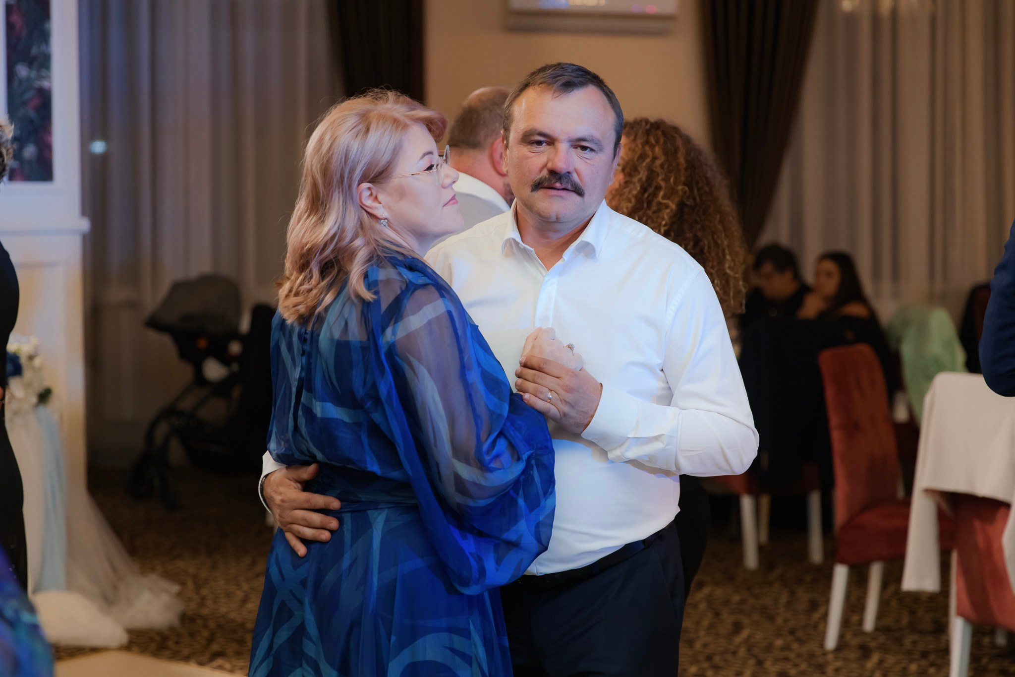 Mihai & Oana. Servicii foto-video profesionale, pentru momente de neuitat