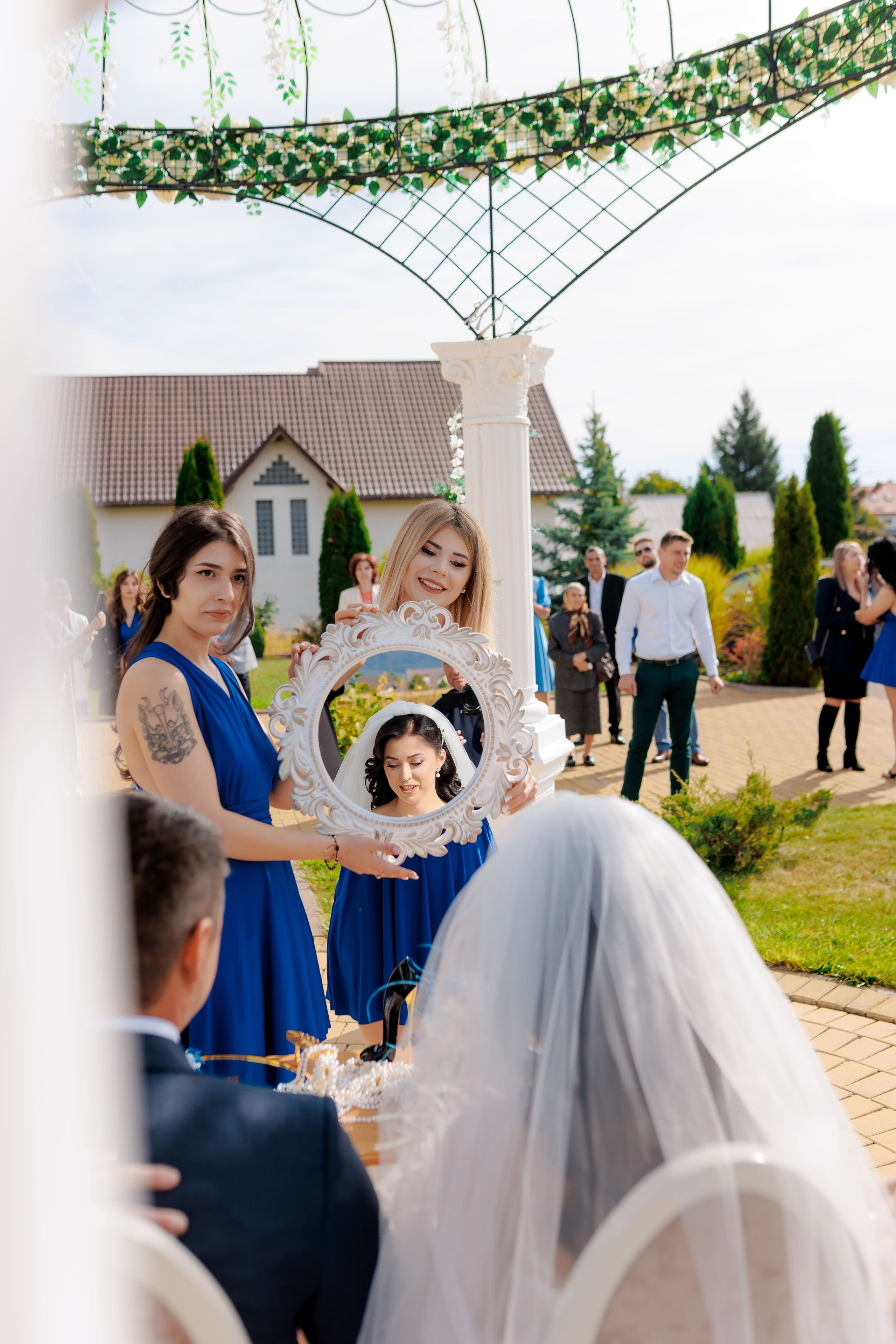 Loredana & Emilian – Ziua Nunții | Videografie - fotografie Botez Suceava, Iași, Botoșani. Servicii foto-video profesionale, pentru momente de neuitat