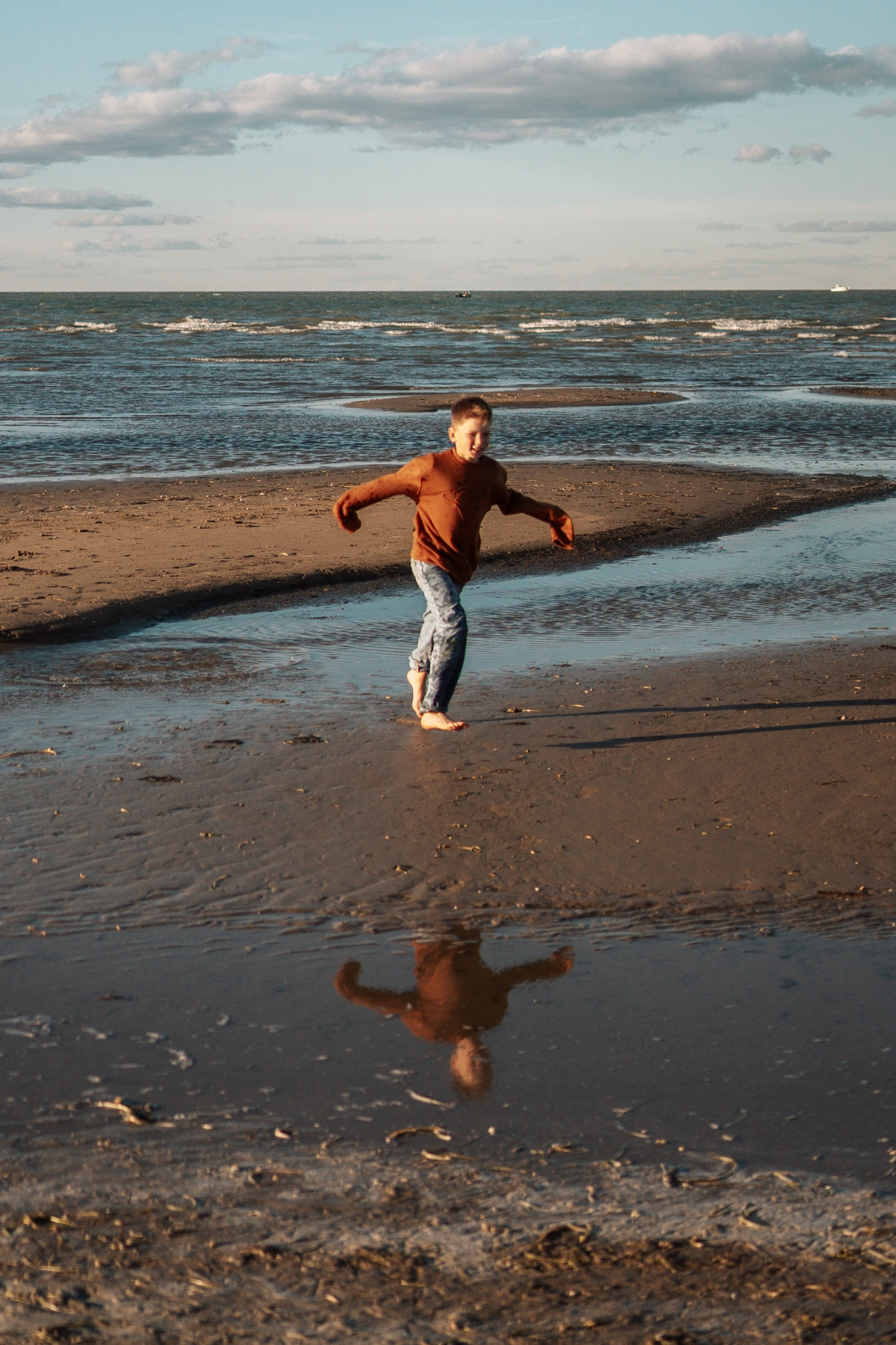 Creative family photos in Windsor, Ontario