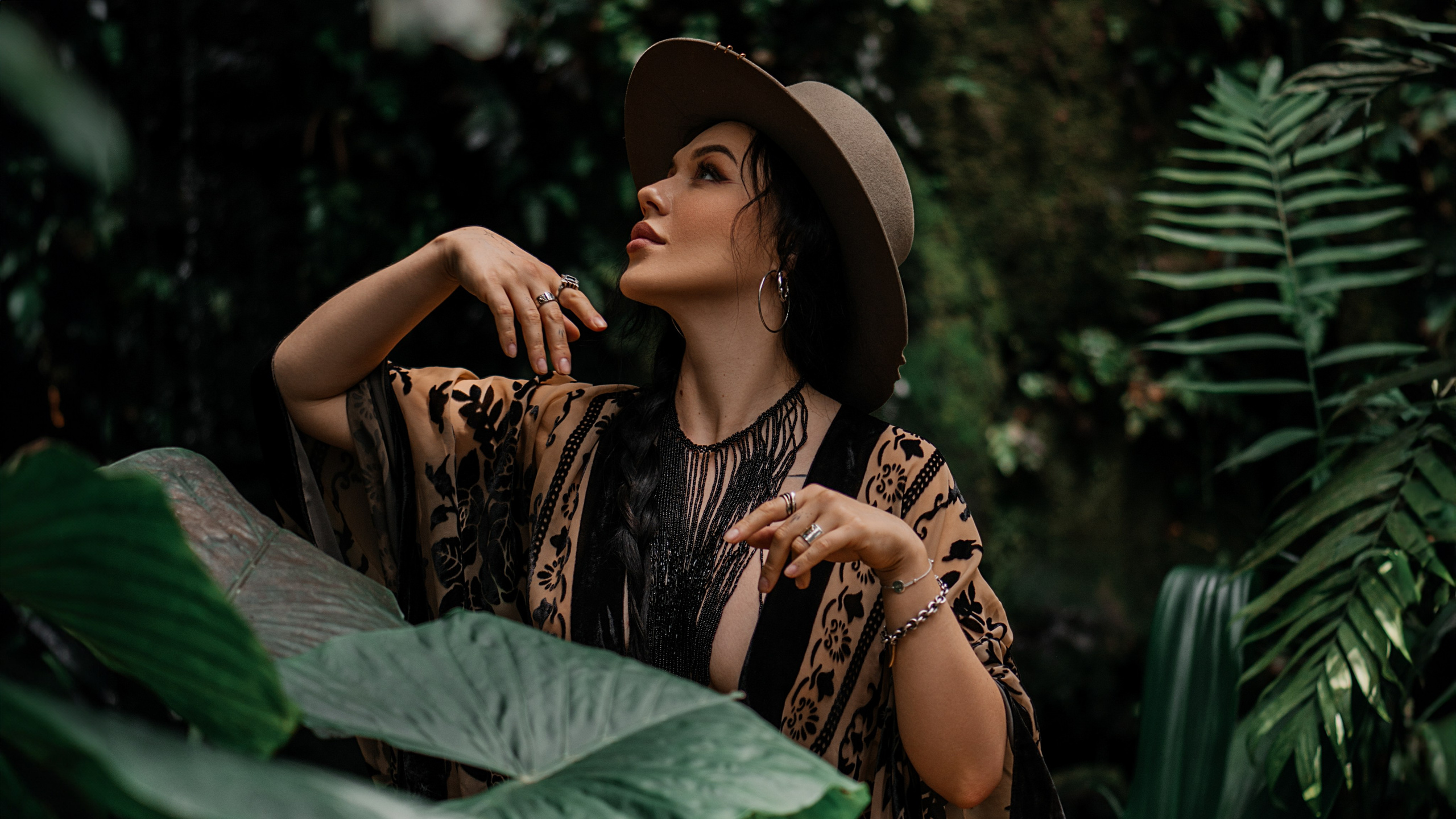 Lena. ANNA-MARIA PHOTO CONTENT CREATOR — фотограф, эстет, художник и визуальный эксперт в Instagram, работающий в Праге