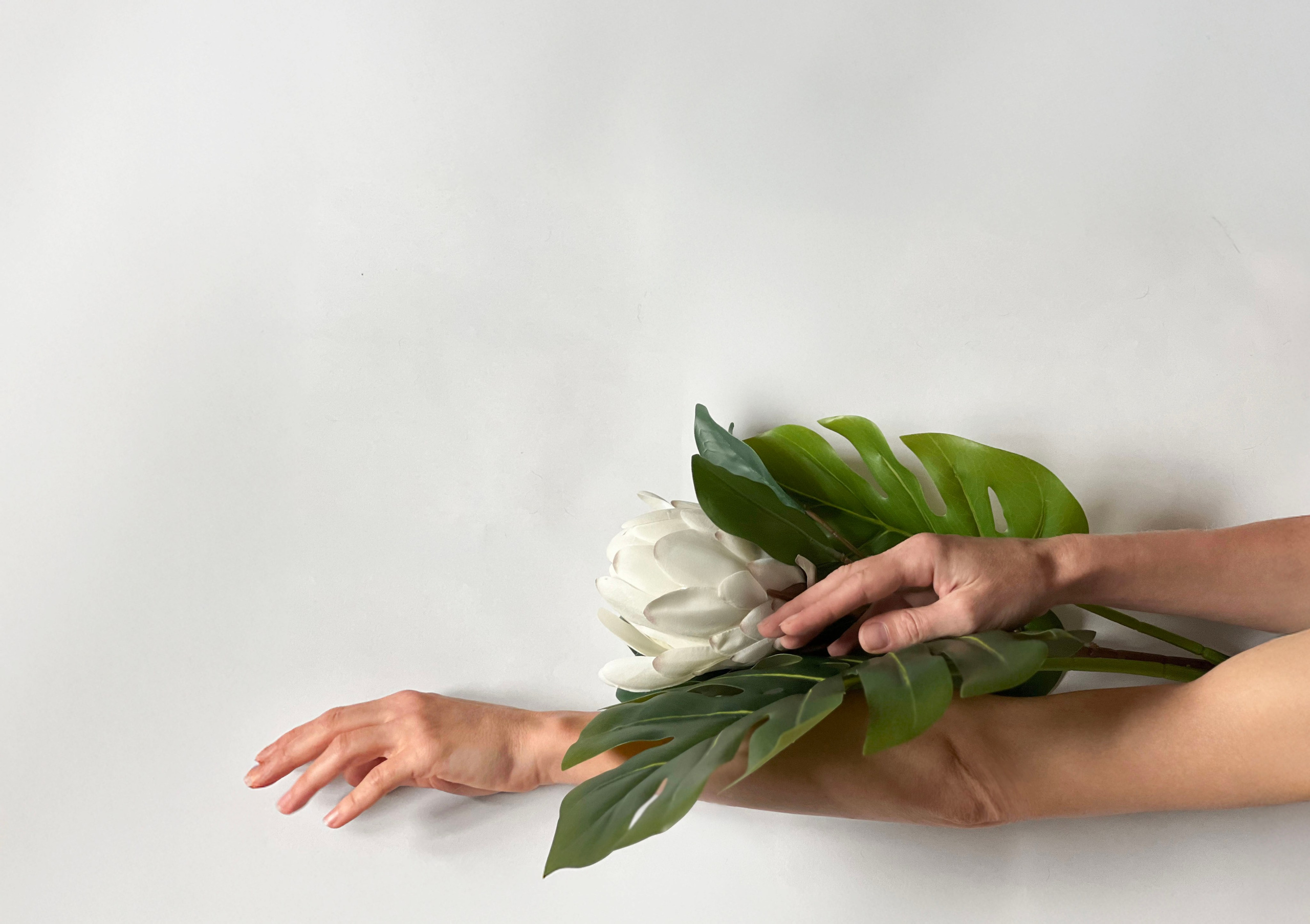 HAND. Julia Kantor | Architecture & Abstract Photographer