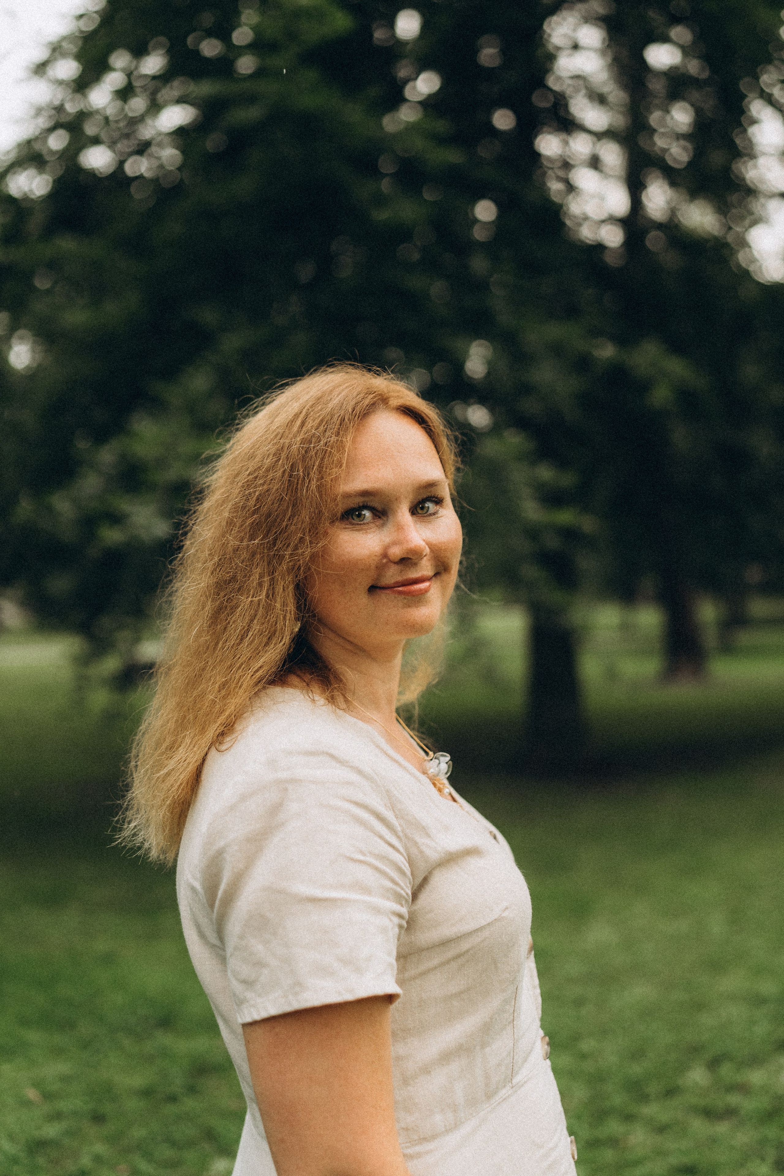 Kaivopuisto. Wedding and potrait photographer in Helsinki Vickan O