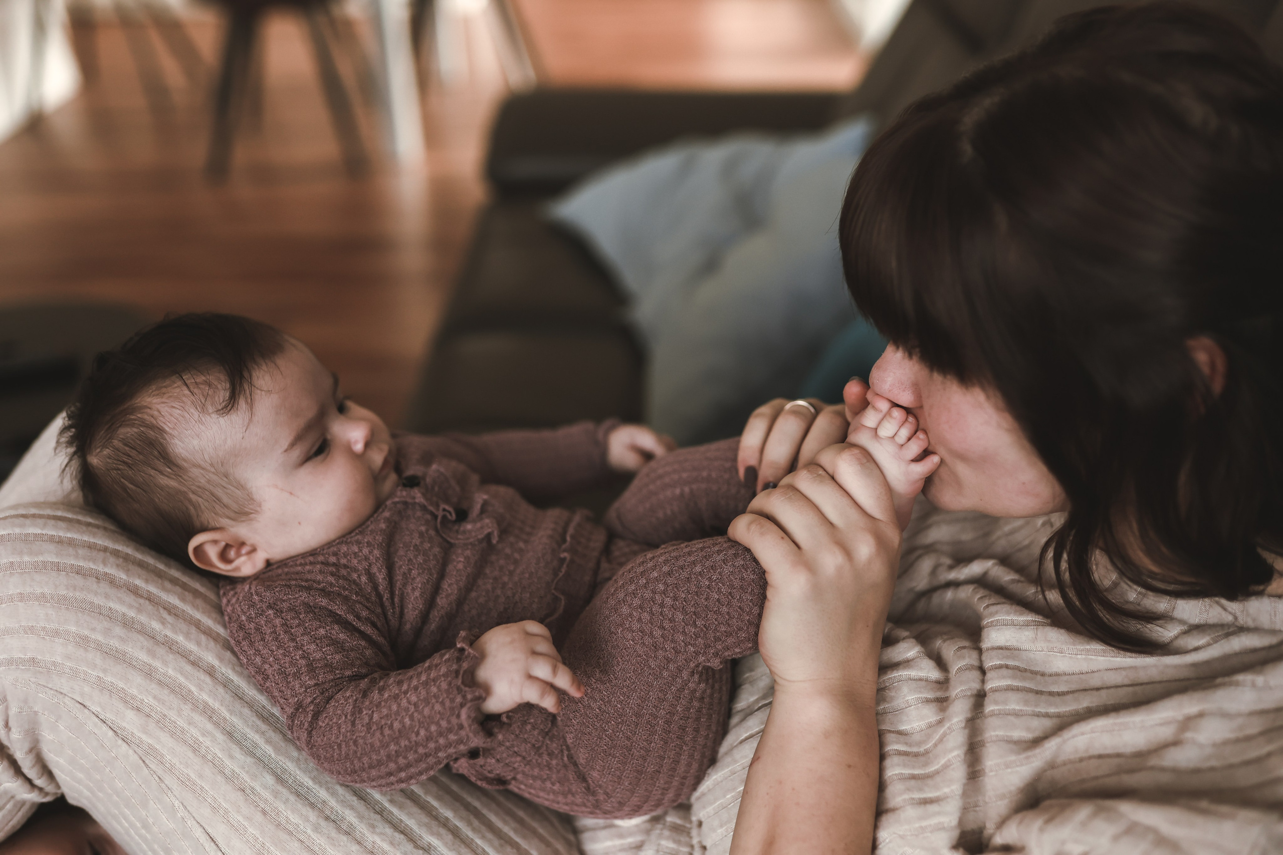 Homestory-Fotografie | Authentische Familienmomente zu Hause | Albina Vaniyants. Professionelle Familienfotografie, Kinderfotografie und Portraitfotografie in Linz, Oberösterreich - Albina Vaniyants, Fotografin aus OÖ