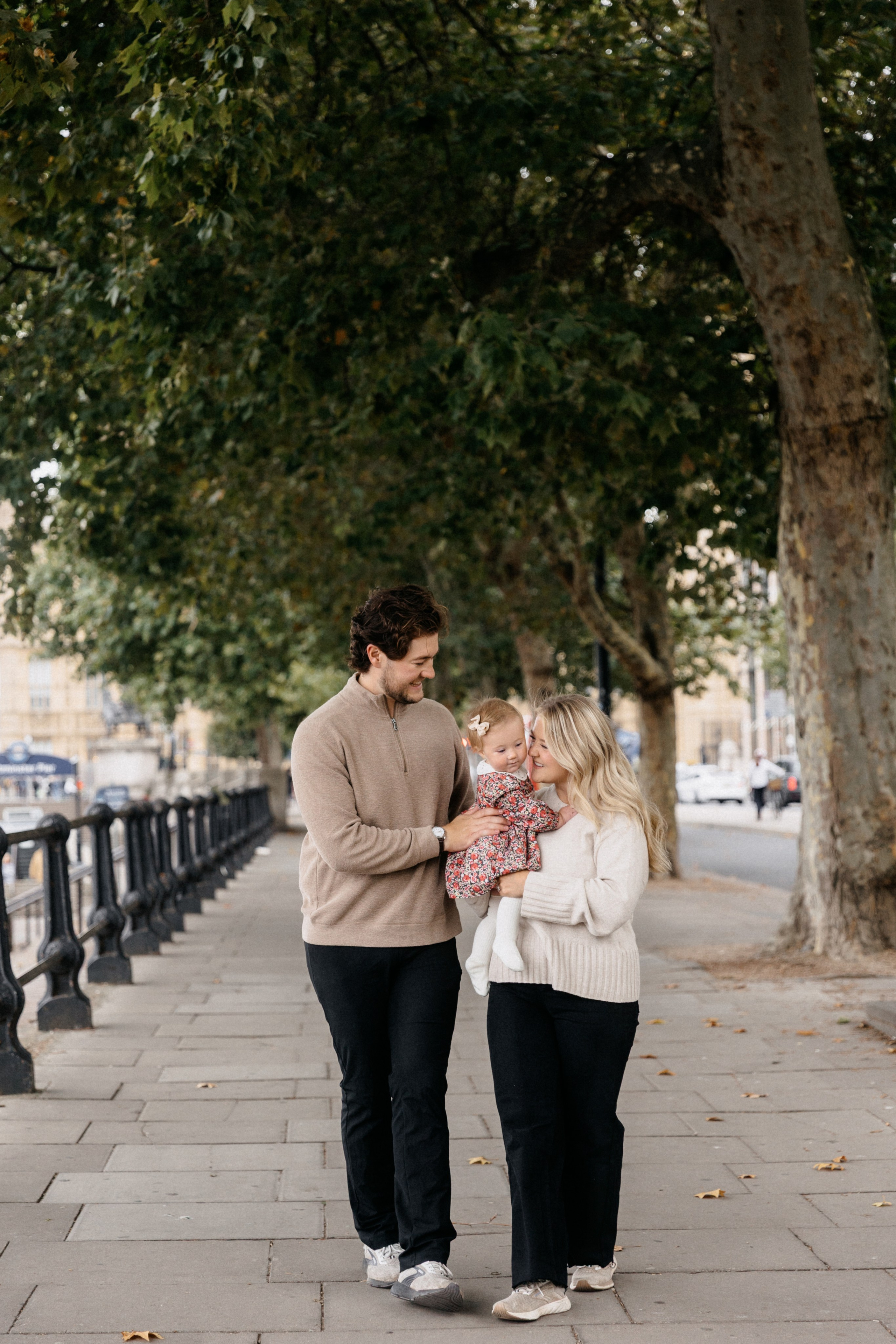 Family Photoshoot at Westminster. LondonPhotoStory — Vacation Photographer in London