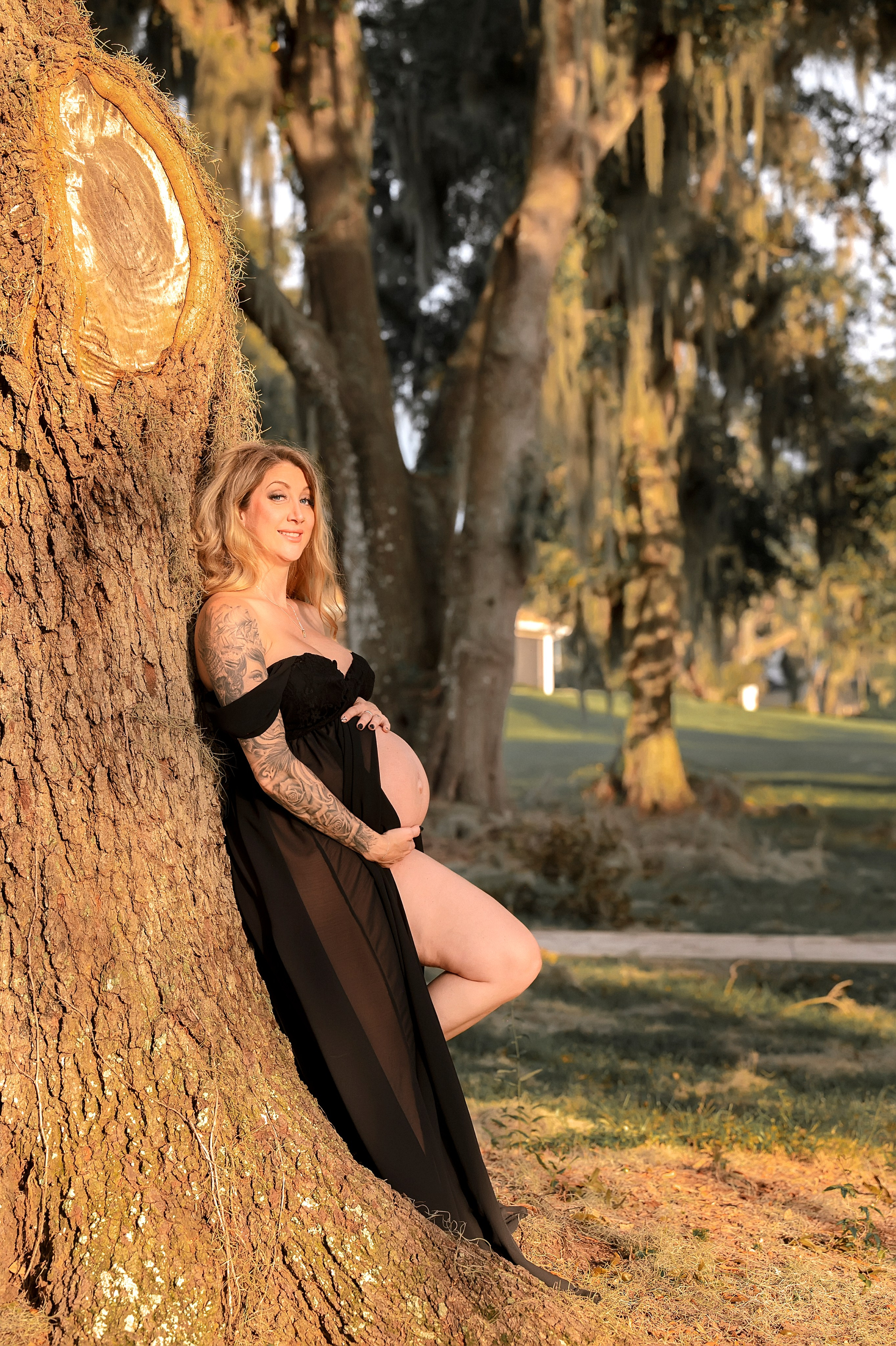 Maternity session outside. Portrait, kids and family photographer in Wesley Chapel Alina Alice Osipova