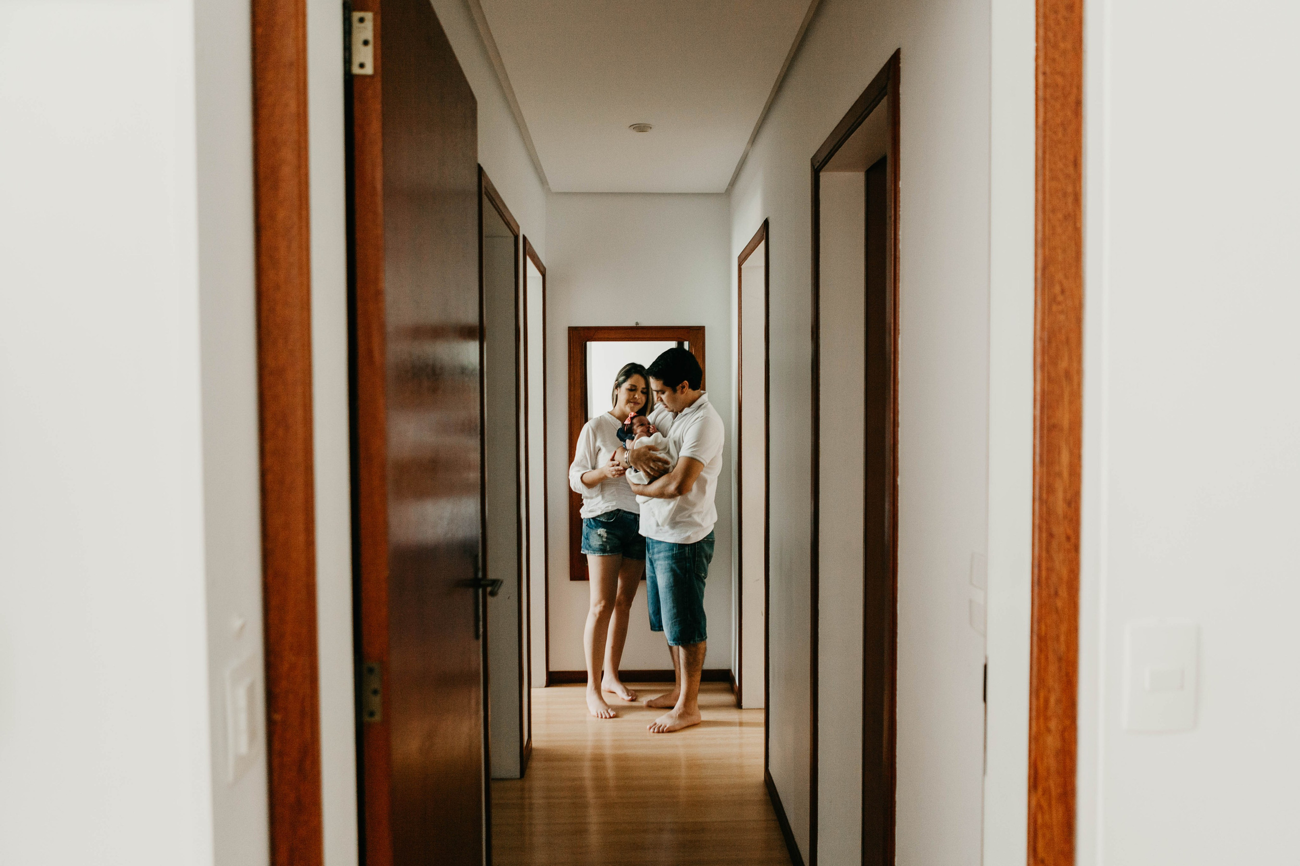 Bebê em casa. Fotógrafa de família