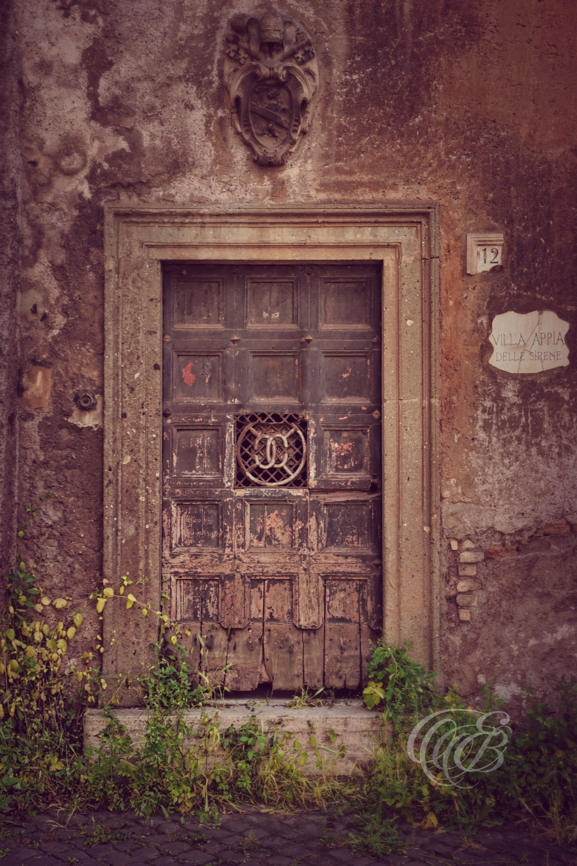 Rome Italy - Villa Appia Delle Sirene - Eduardo Bartoli Fine Art Photography – fine art photo of an ancient doorway and eroded wall along the Via Appia in Rome by Eduardo Bartoli.