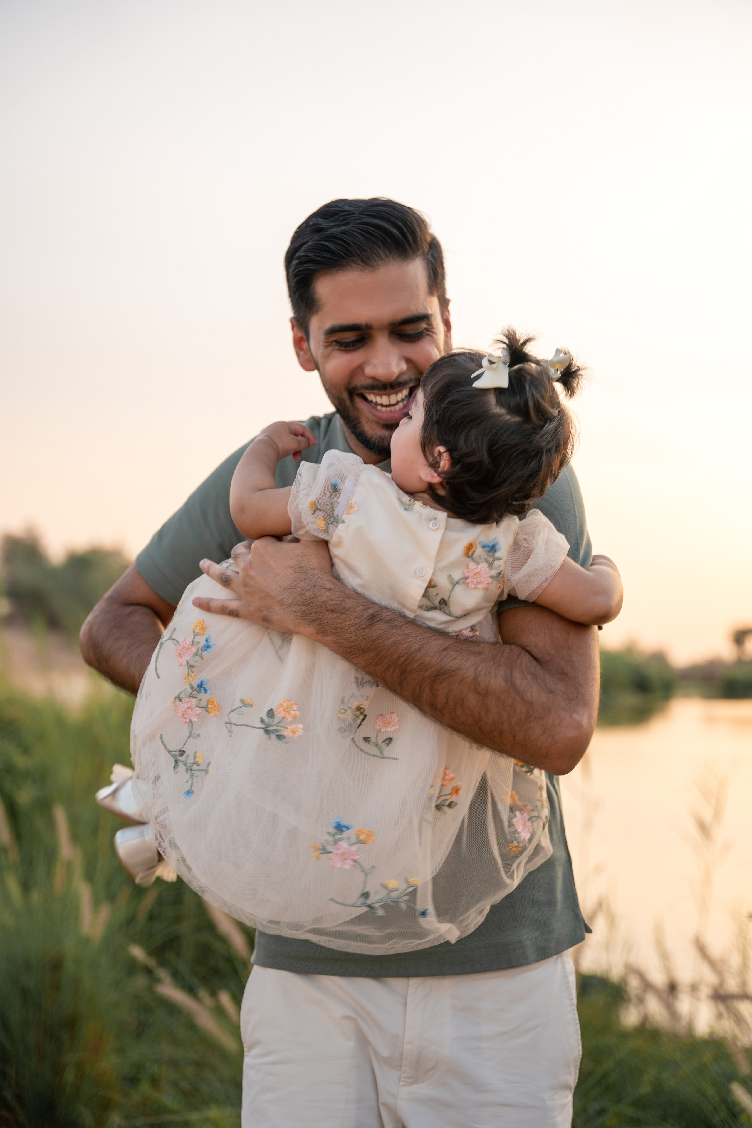 Cake smash and happy time. Angela Iakovleva — Family Photographer in Dubai