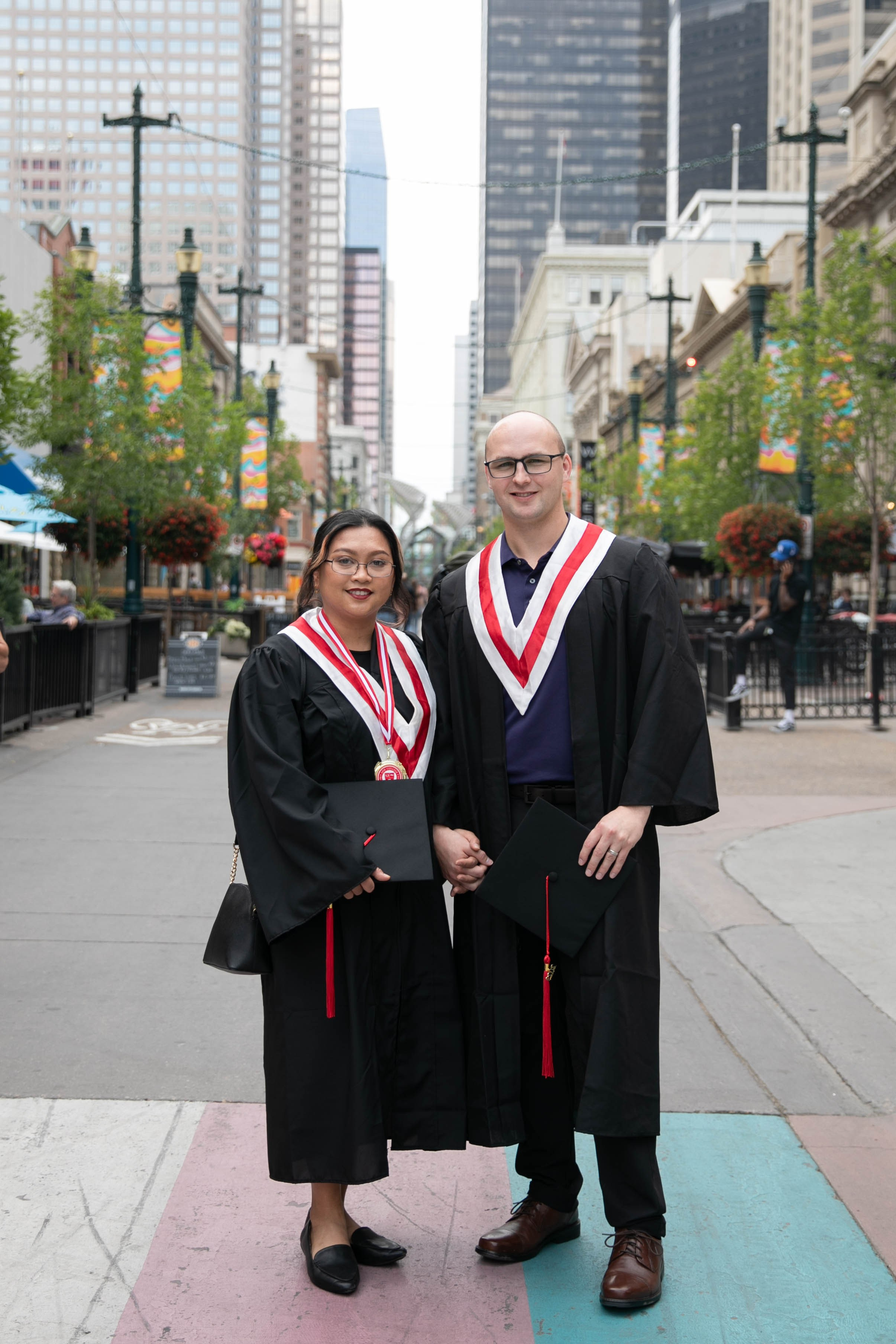 Hoeving Graduation — Downtown Calgary. Fotografía accesible en Calgary