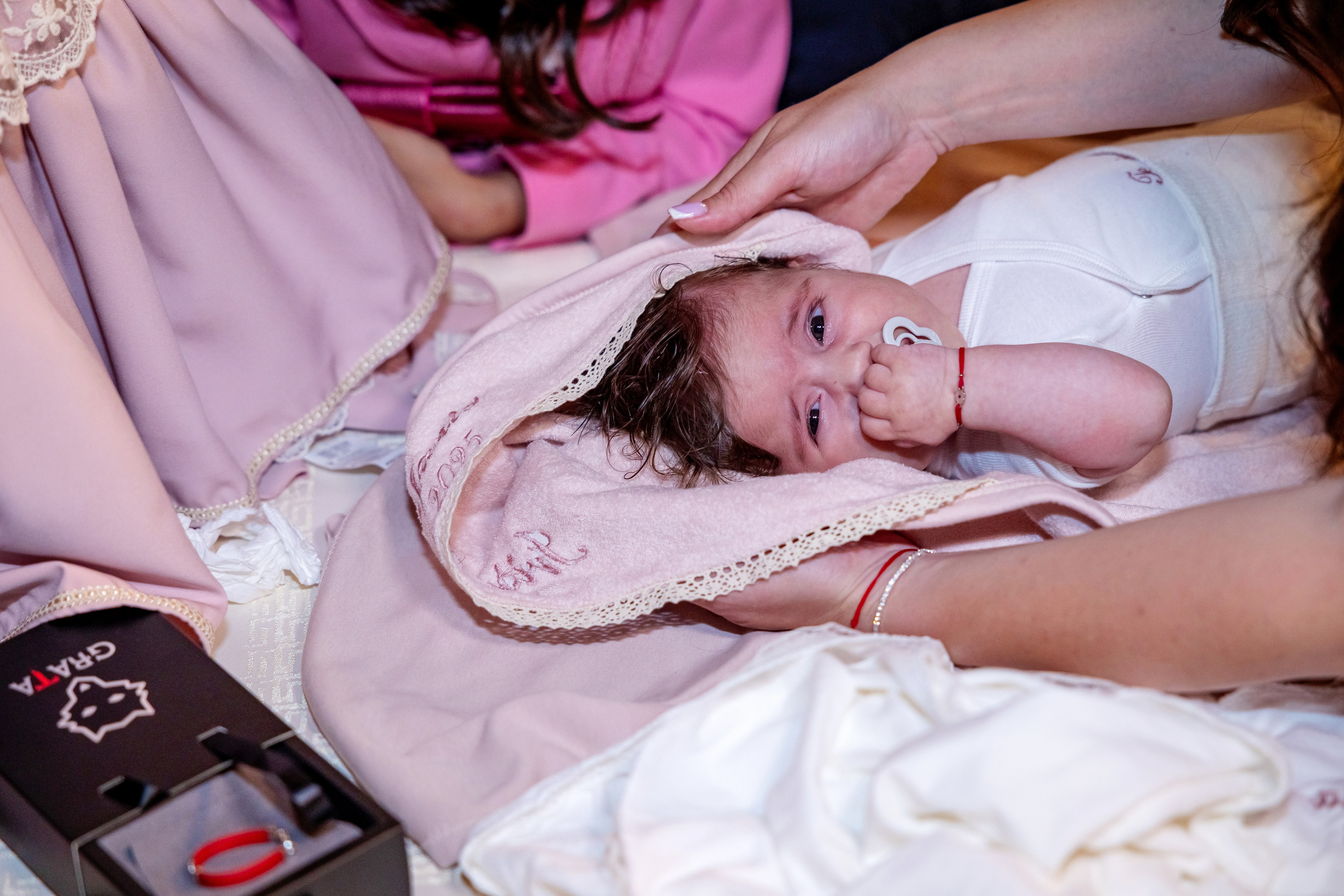 Iris Stefania. Moments By Gub