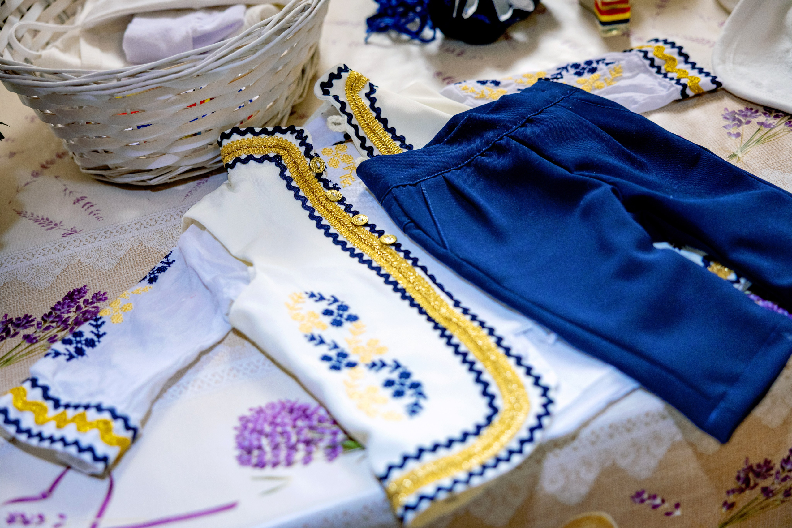 Andrei Sebastian. Moments By Gub