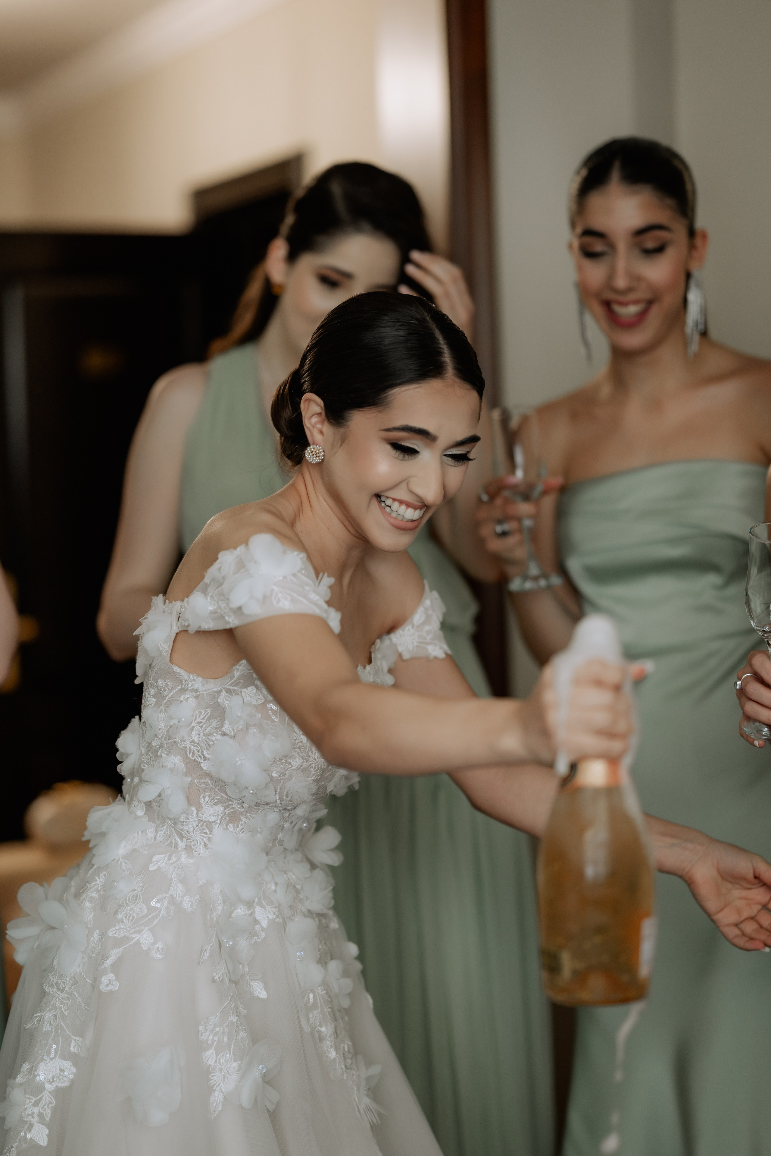 Nunta la Hotel Capitol Iasi. Proud Vision Weddings | Wedding Photography & Film — Servicii profesionale Foto Video Nunta Iasi