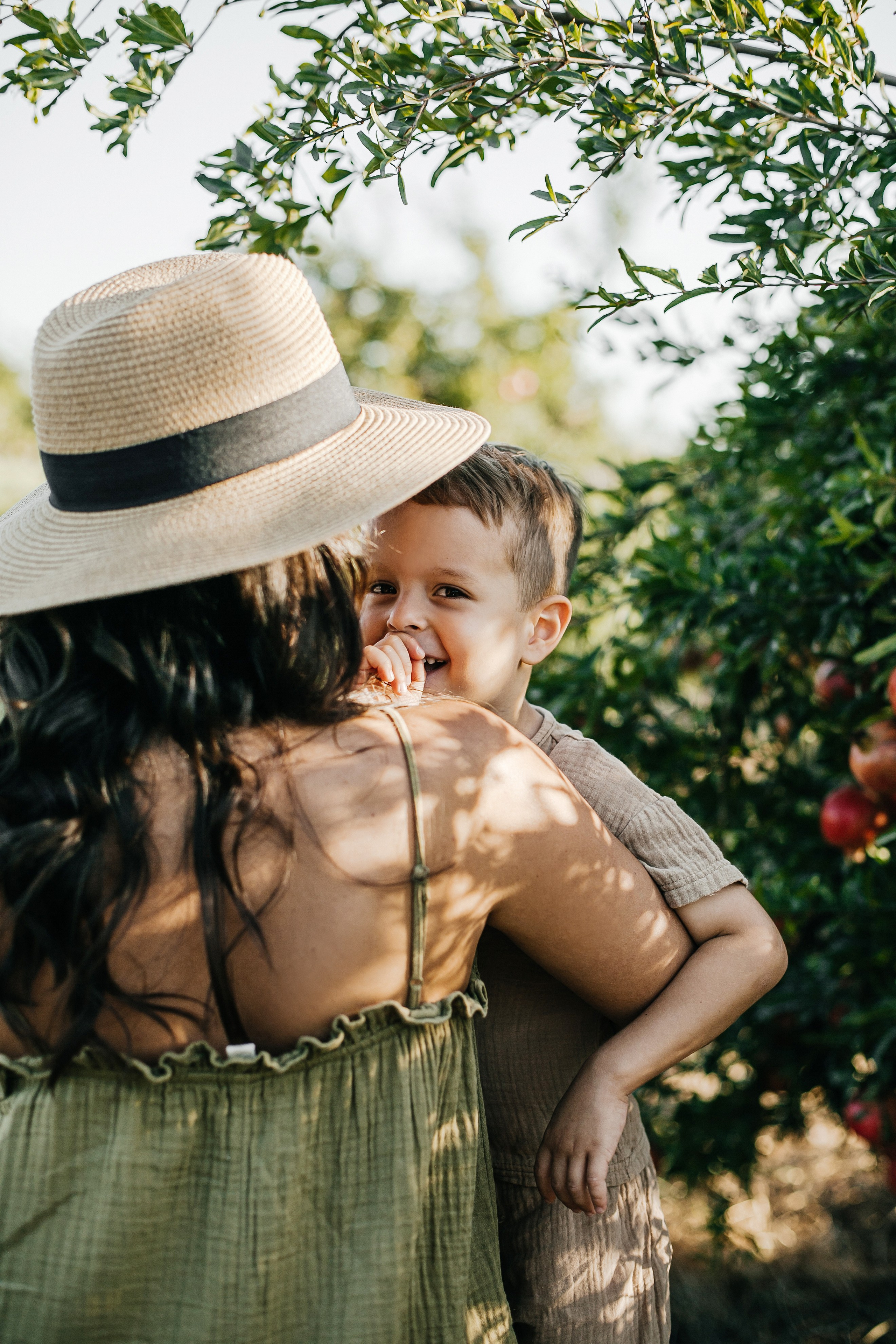 Binyamina garden. Family photographer in Israel