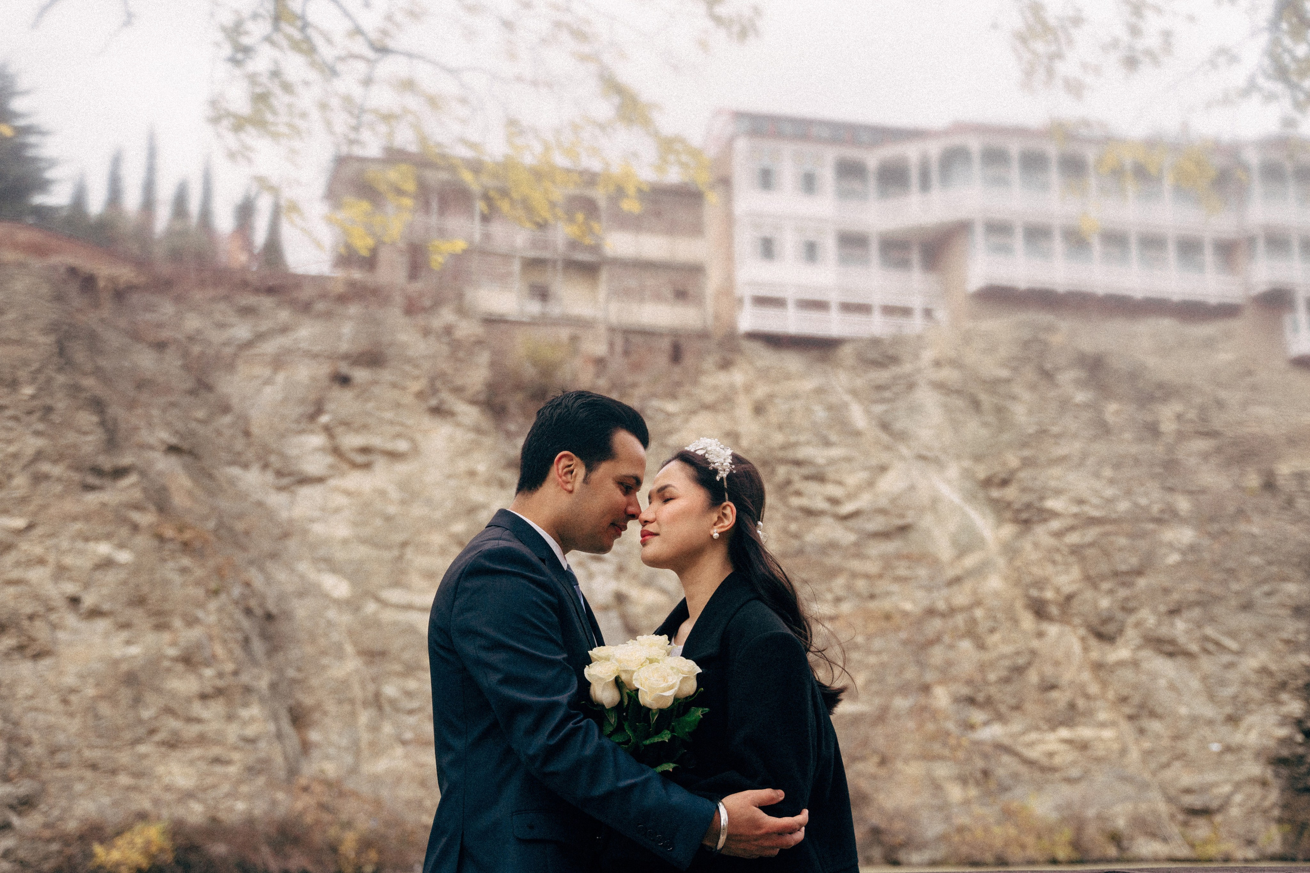 Wedding photo shoot in the Tbilisi Botanical Garden in winter