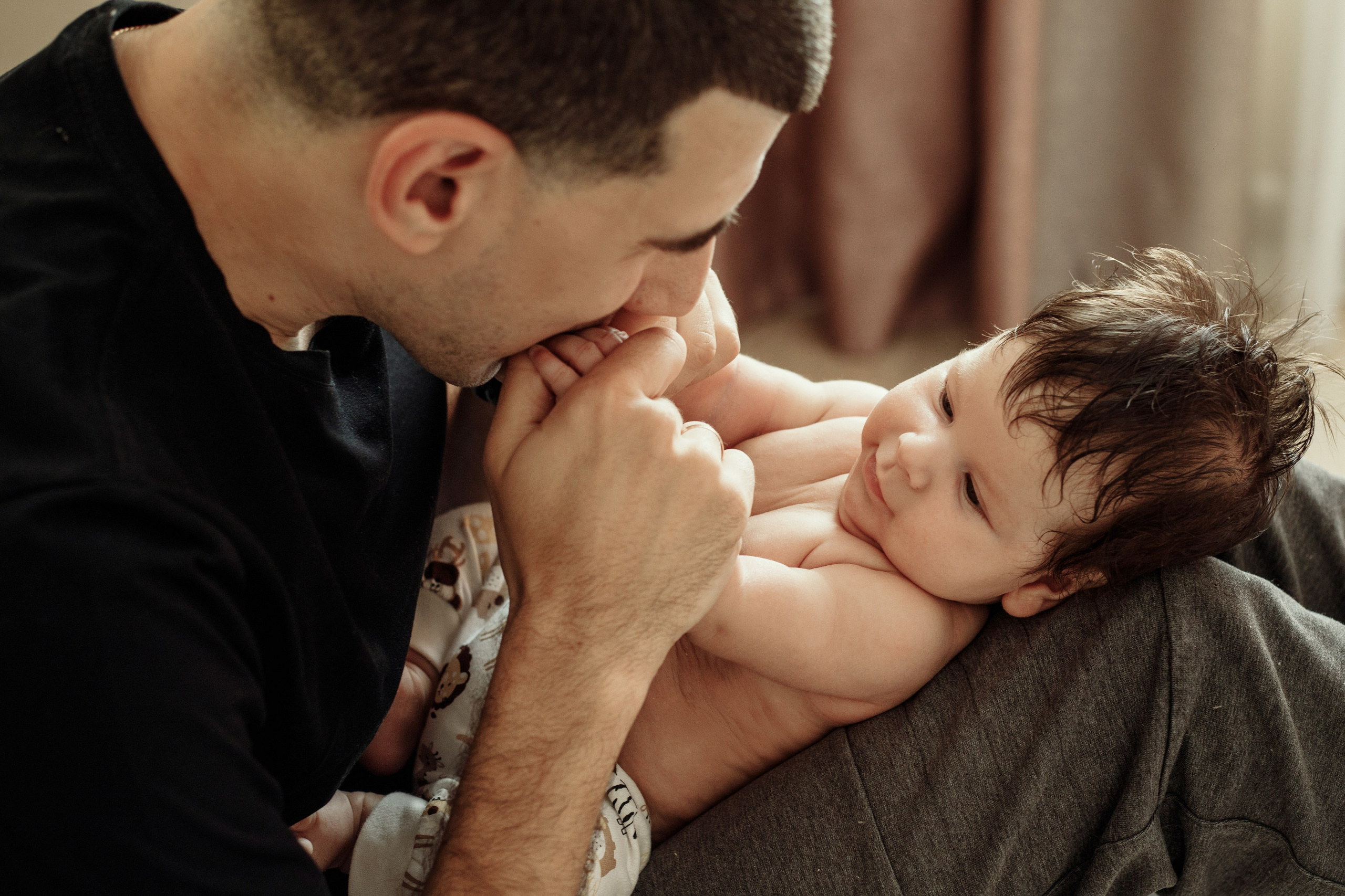 Natural Newborn Photography at Home – Soft & Timeless. Alisa Tant — Family and newborn photographer Bucks County, Montgomery county, Philadelphia, NJ